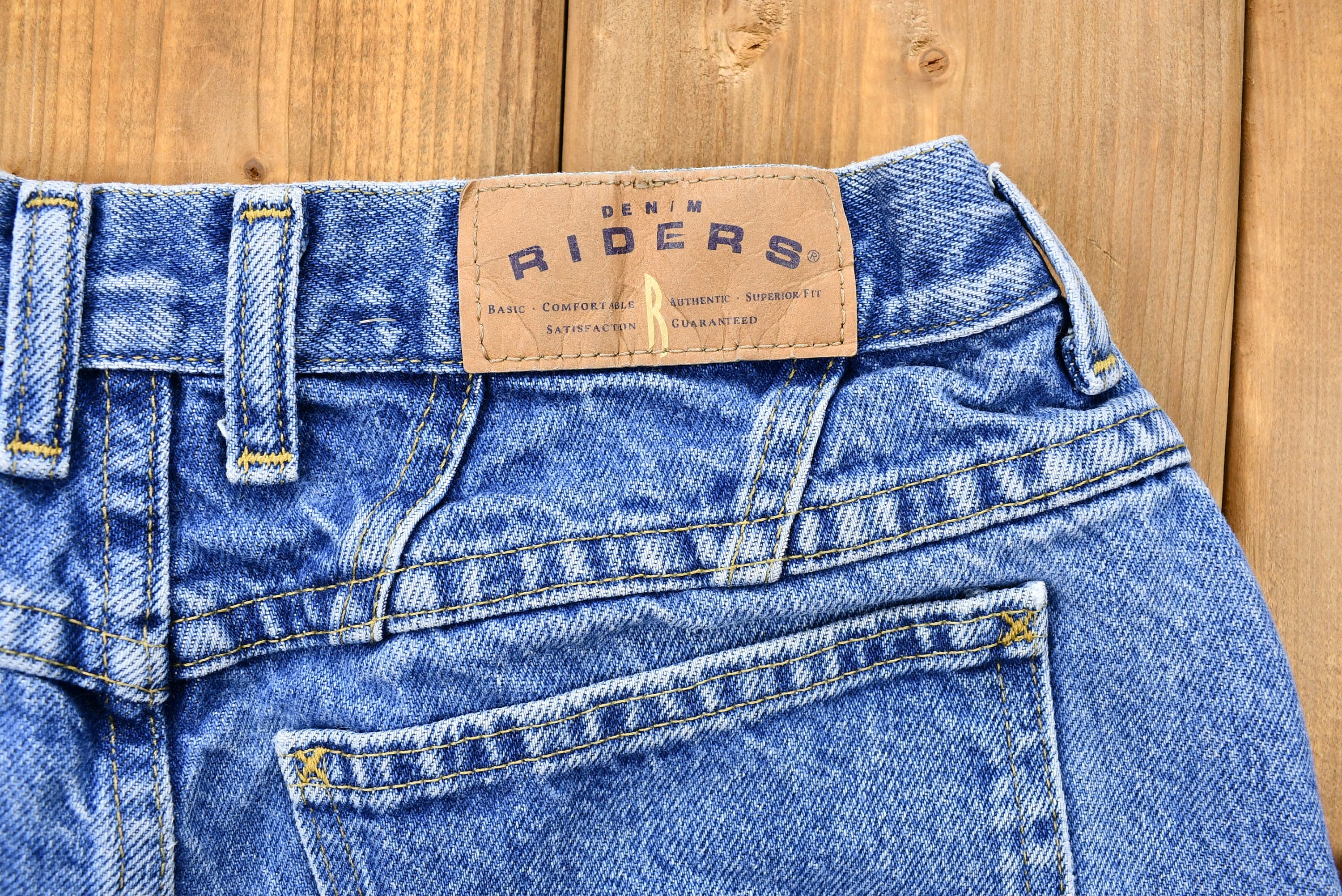 Vintage 1990s Riders Light Wash Relaxed Fit Tapered Mom Jeans