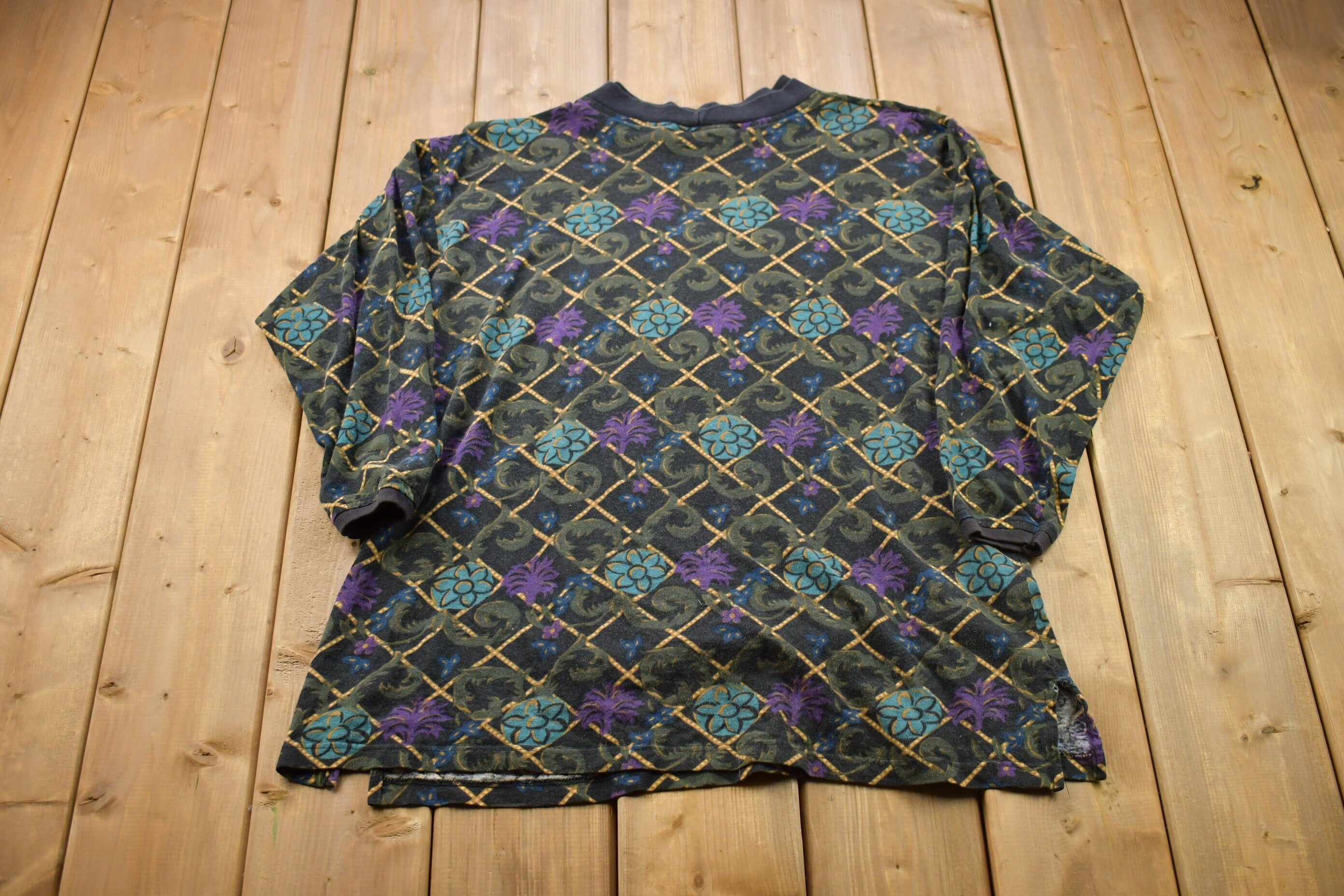 Vintage 1990s Patterned Floral Theme Sweatshirt