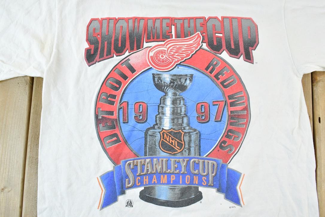 Vintage 1997 Starter Detroit Red Wings Stanley Cup Champions NHL Graphic T-Shirt