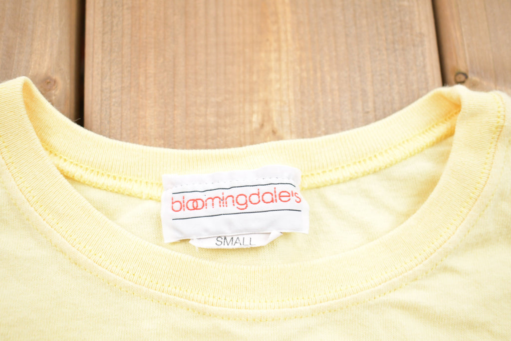 Vintage 1990s Bloomingdales Embroidered Graphic T-Shirt