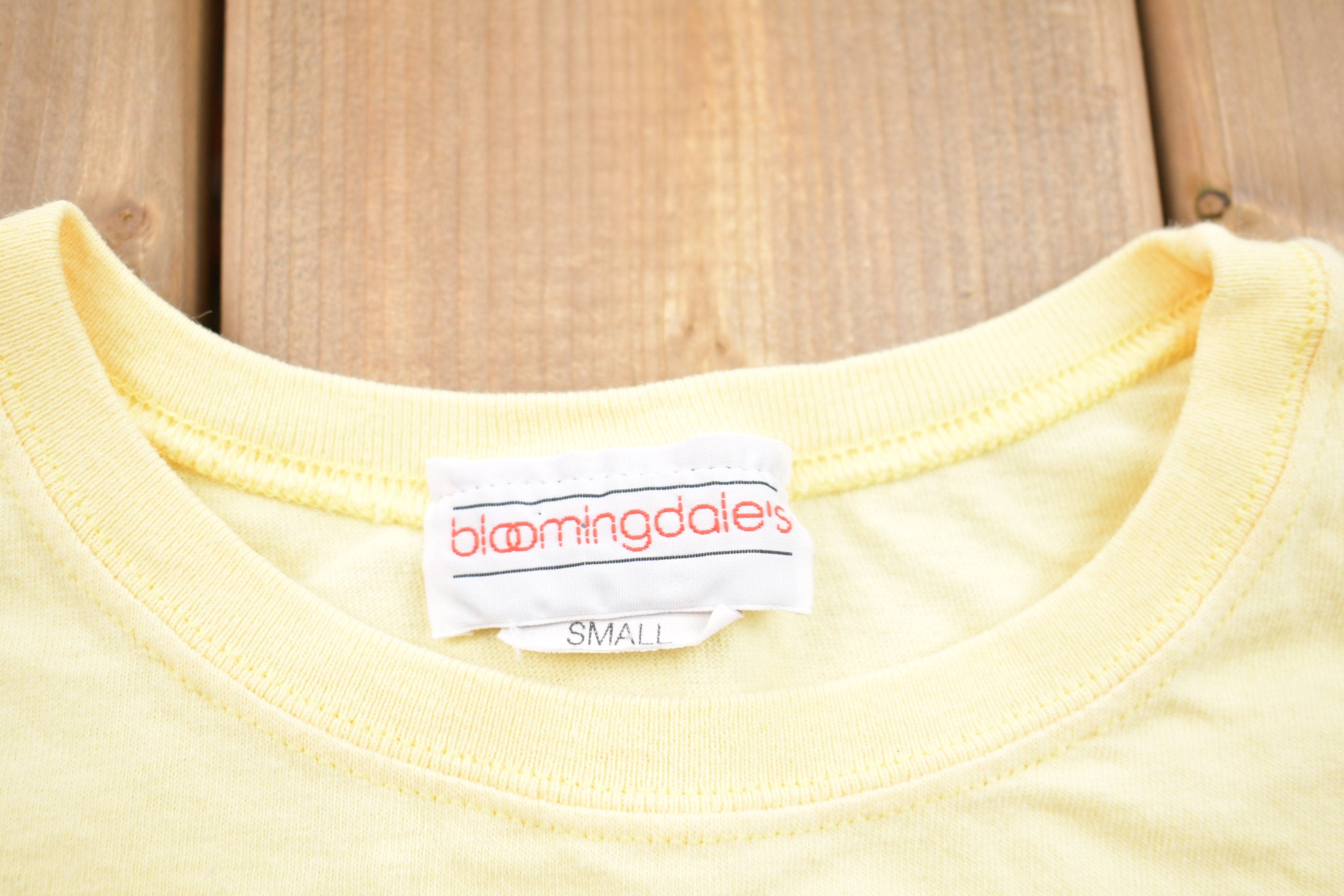 Vintage 1990s Bloomingdales Embroidered Graphic T-Shirt