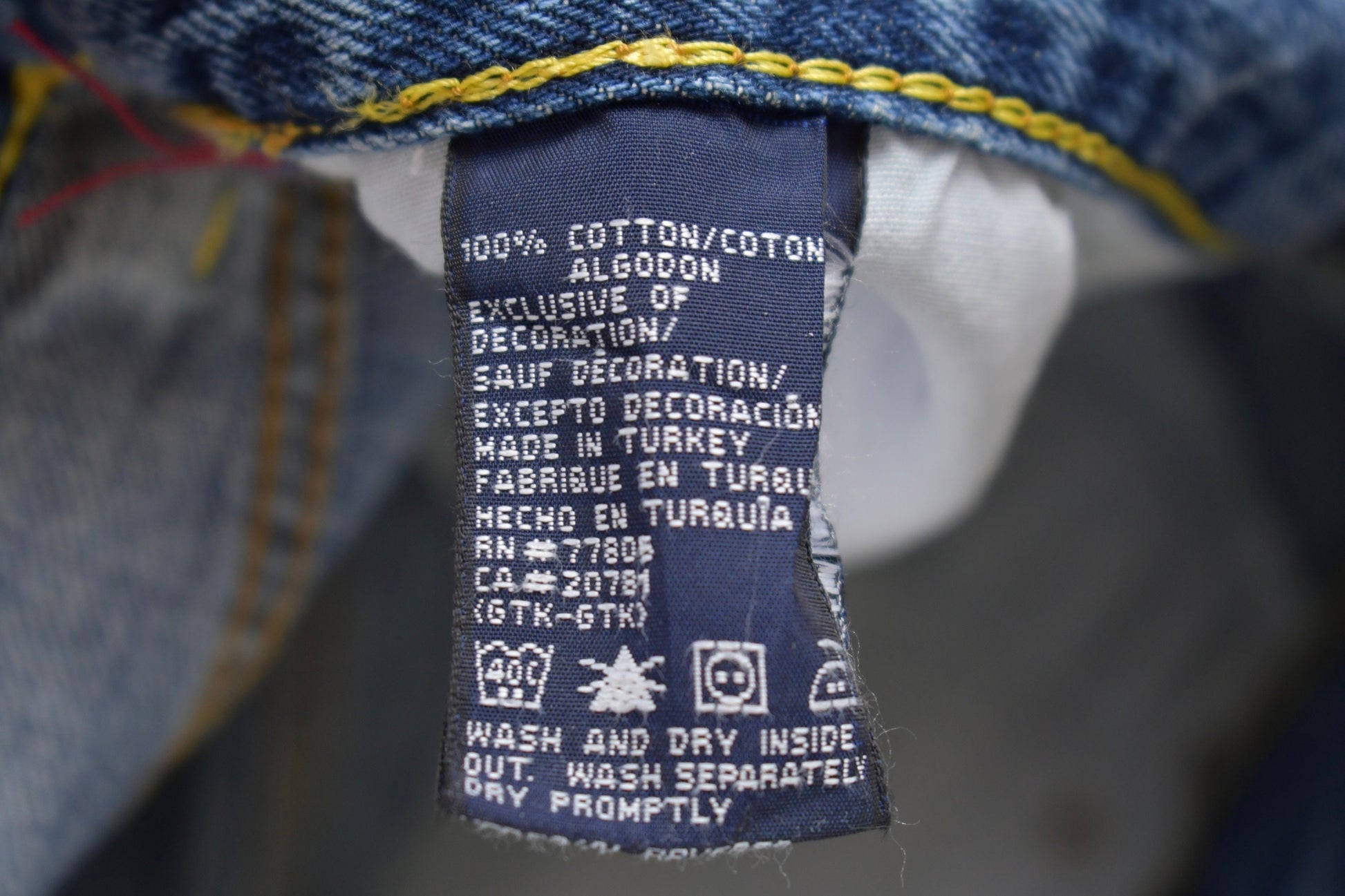 Vintage 1990's Tommy Hilfiger Jeans Size 37 x 32.5