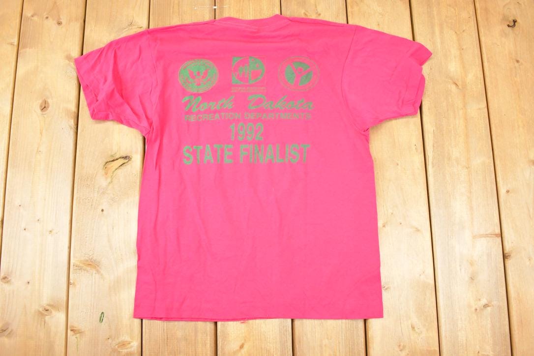 Vintage 1991 Screen Stars Best North Dakota Recreation Department Souvenir Travel T-Shirt Men's S