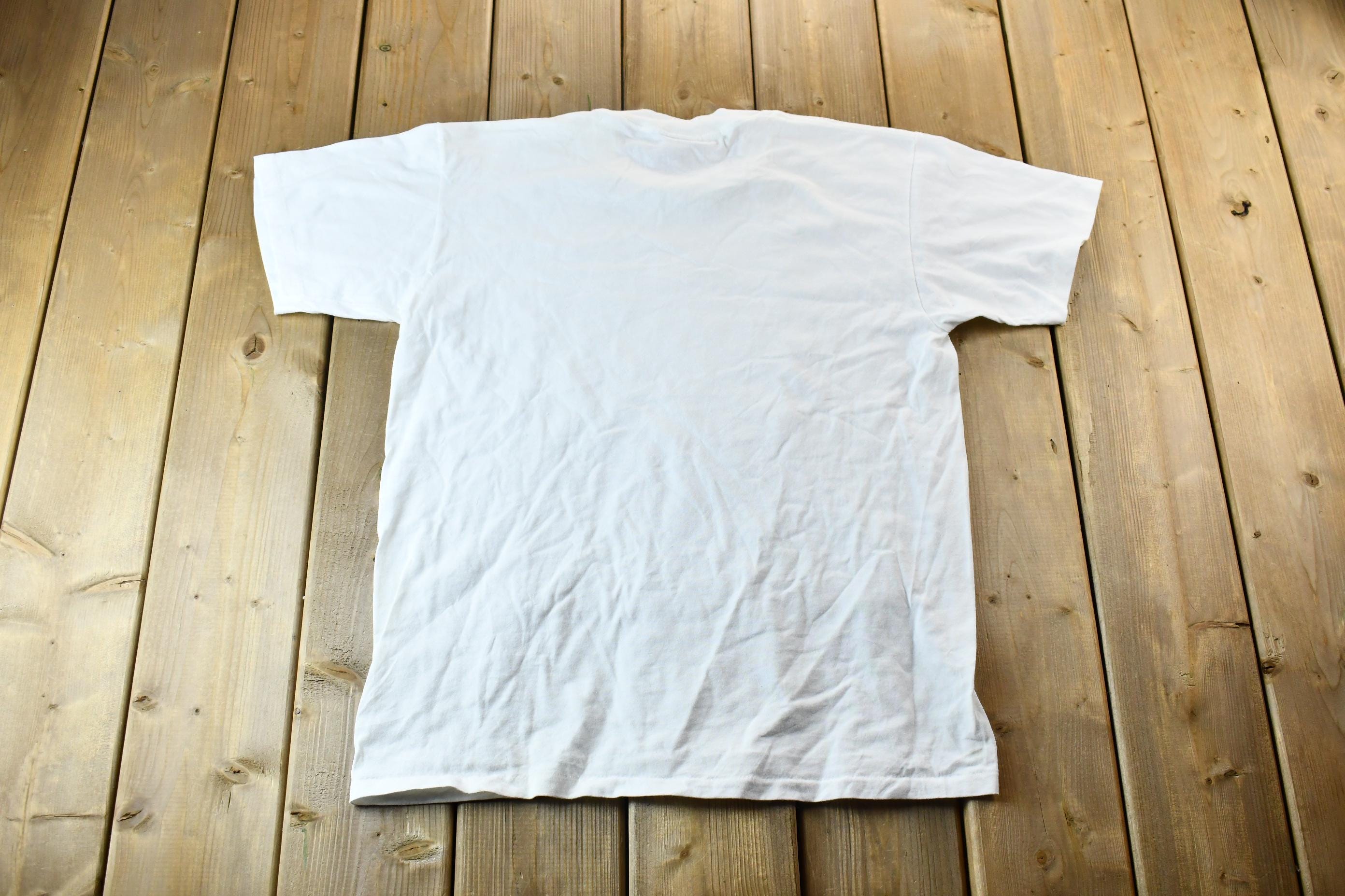 Vintage 1990s Realistic Hummingbird and Flower Scene Nature Themed Single Stitch Graphic T-Shirt