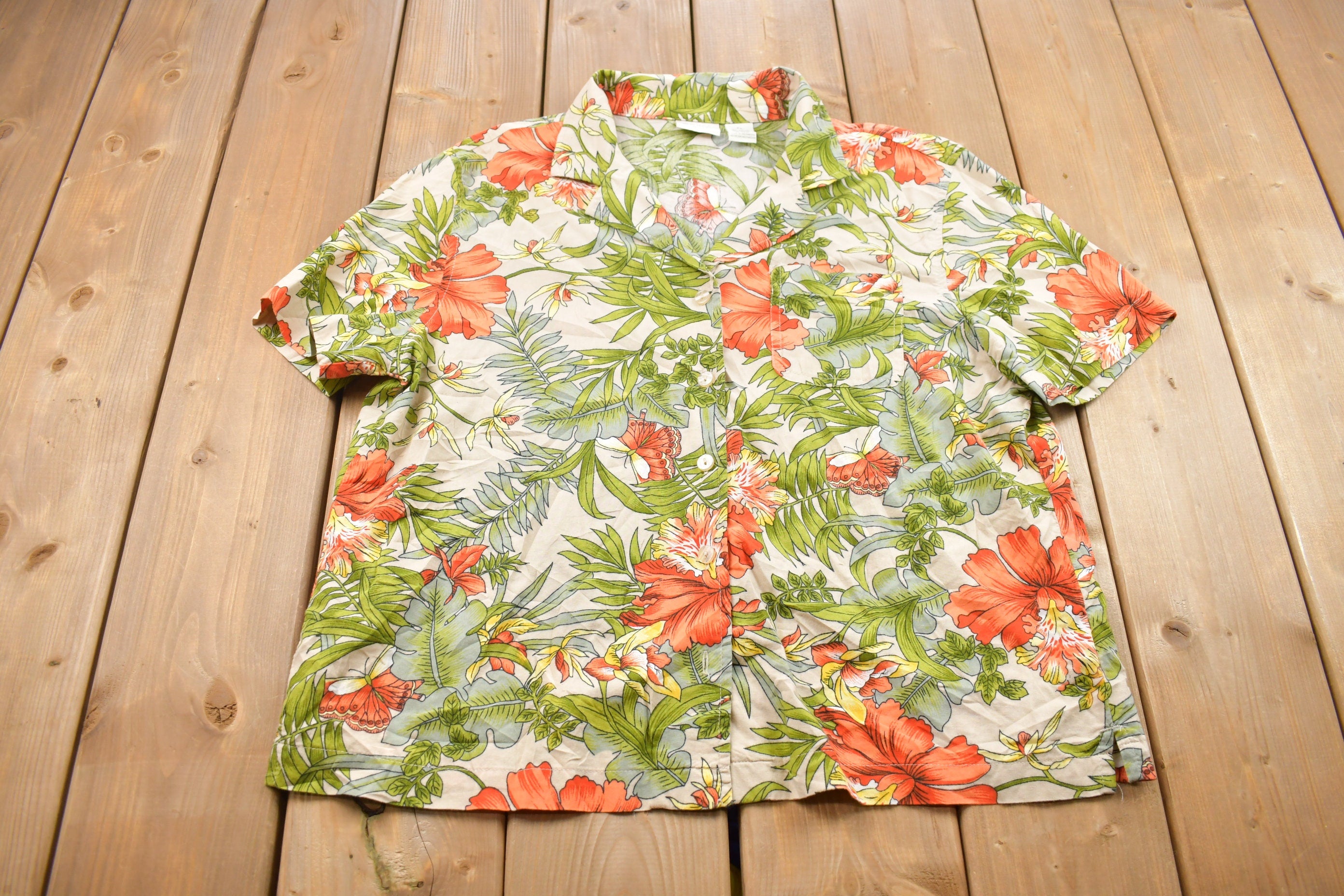 Vintage 1980s Erika Petite Hawaiian Button Up Shirt