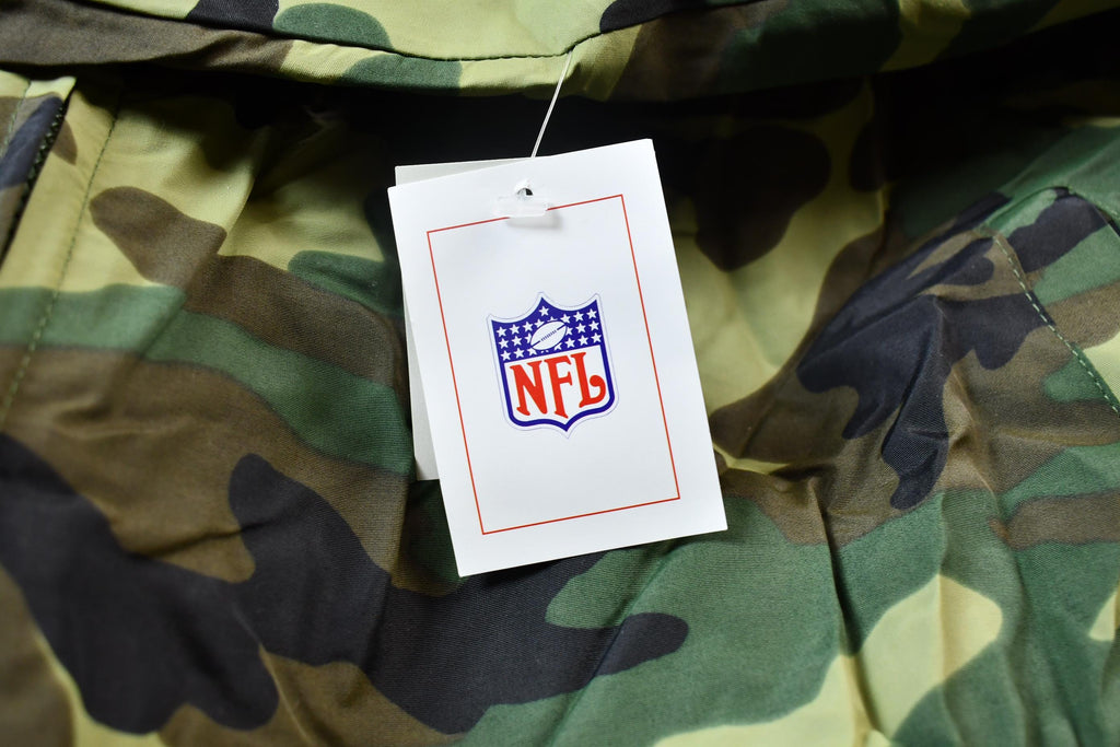 Vintage 1990s Camo Raiders NFL Football Hooded Puffer Jacket
