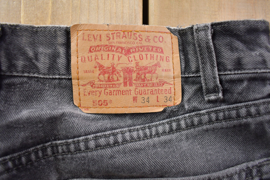 Vintage 1990s Levi's 505 Red Tab Denim Jeans Size 34 x 32