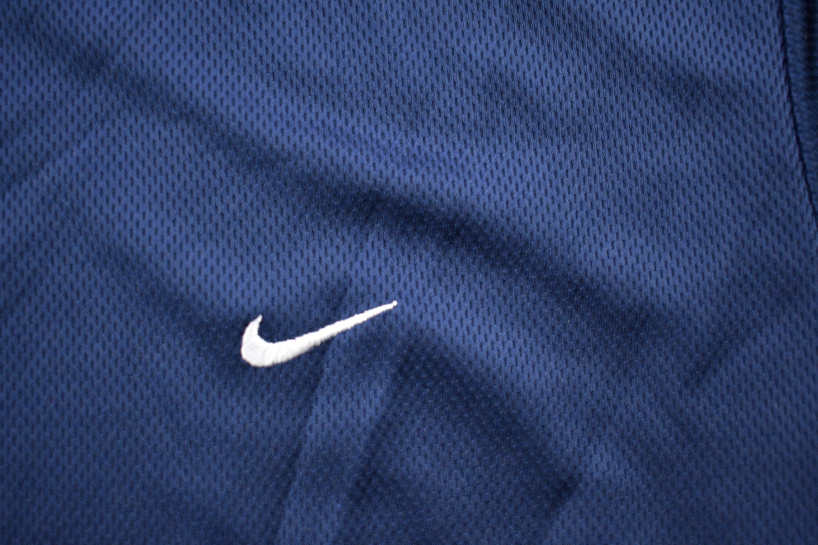 Vintage 1990s Nike Embroidered Swoosh Graphic T-Shirt