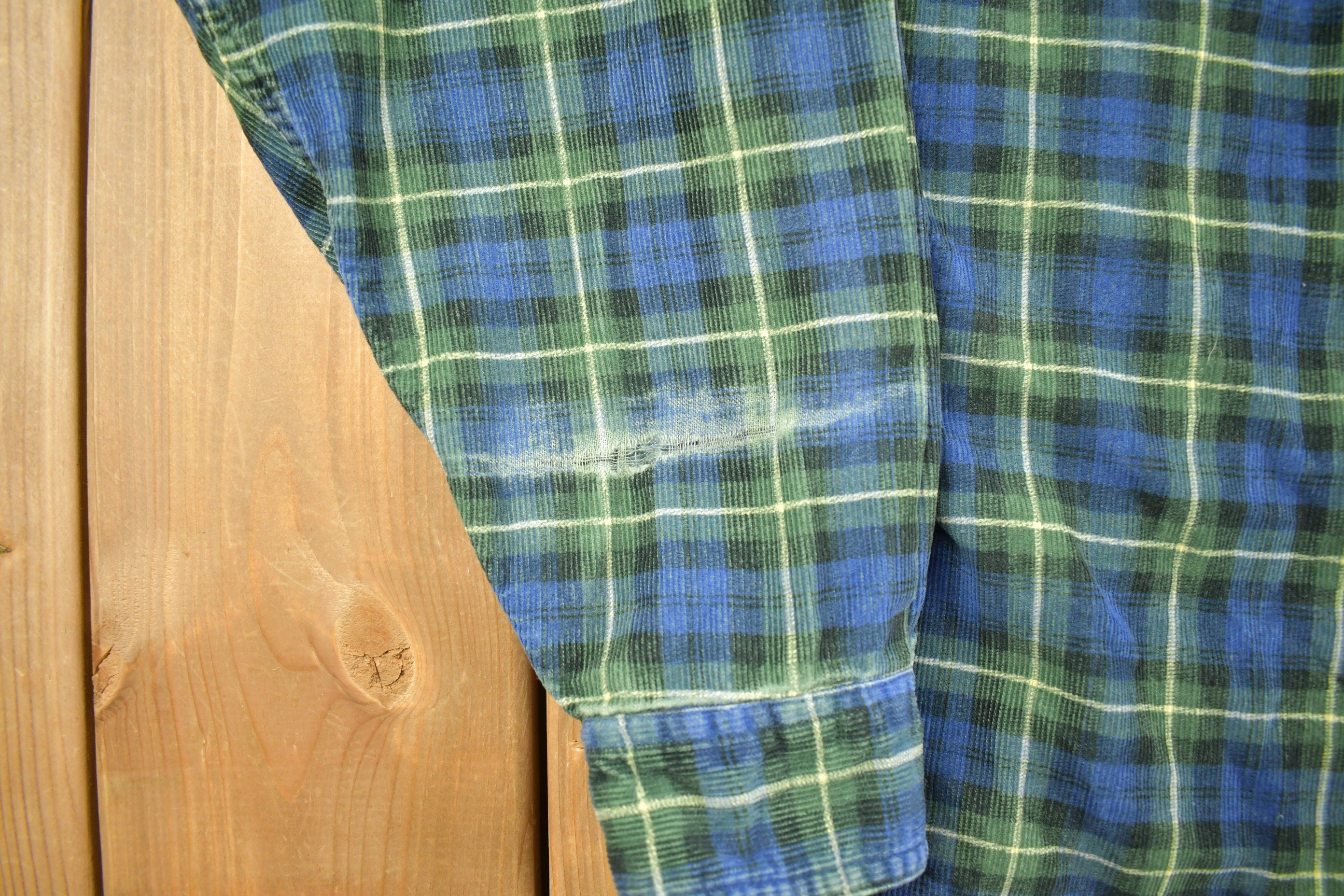 Vintage 1990s G. H. Bass & Co Plaid Flannel Button Up Shirt
