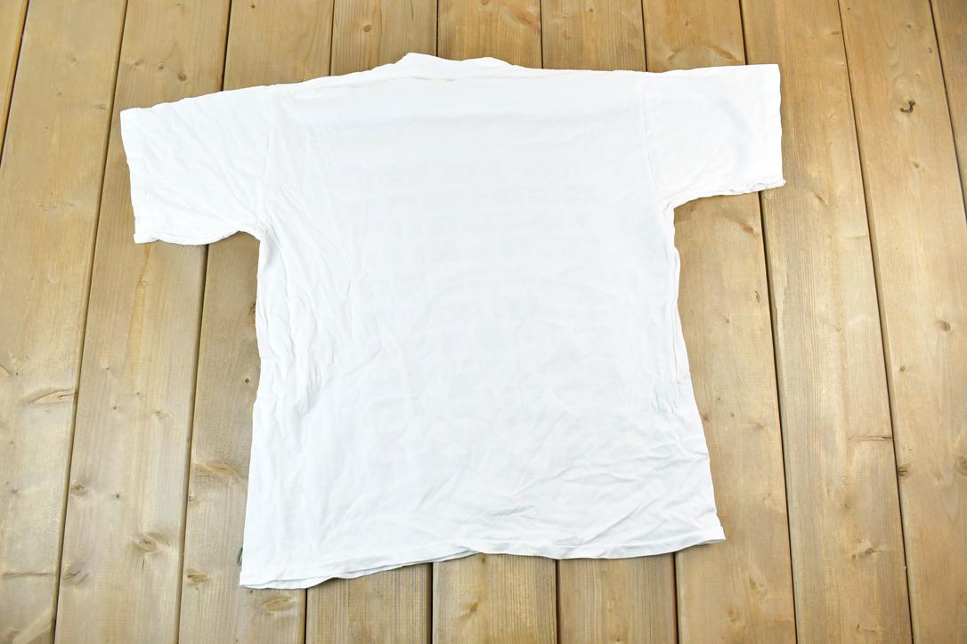 Vintage 1990s Flags Of The World Single Stitch T-Shirt / 90s Vintage Souvenir Tee / Rare Vacation Tee / Summer Shirt Made In USA