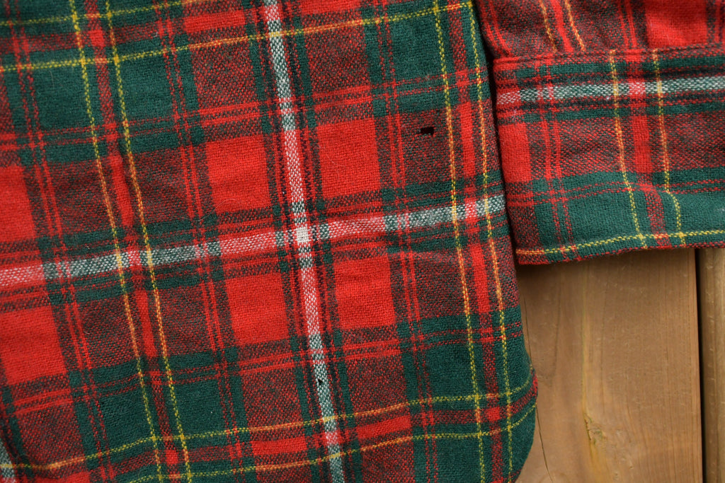 Vintage 1990s Woolrich Plaid Flannel Button Up Shirt