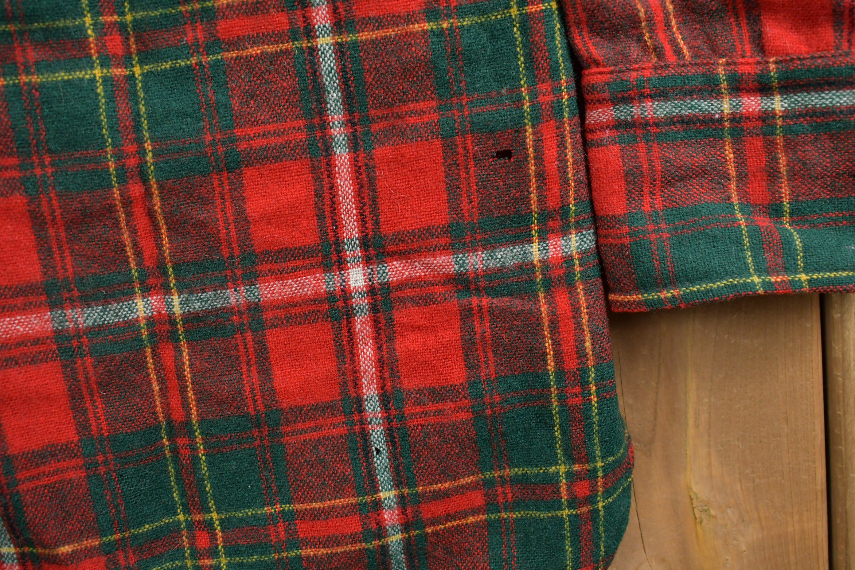 Vintage 1990s Woolrich Plaid Flannel Button Up Shirt