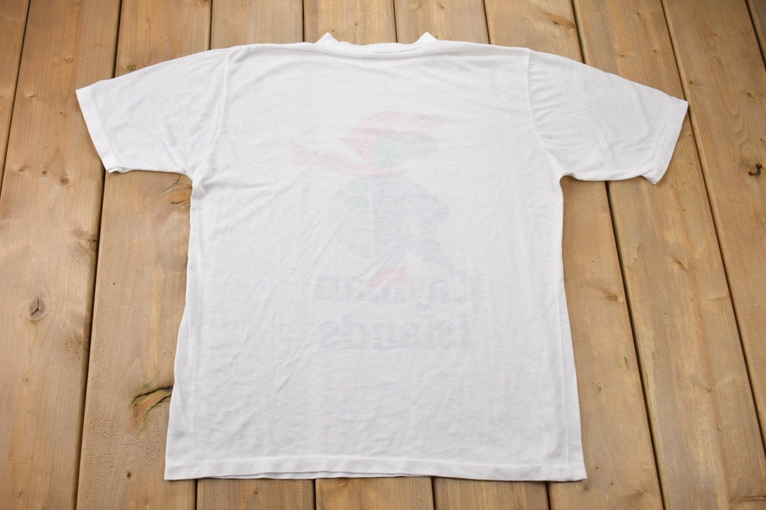 Vintage 1980s Cayman Islands Graphic T Shirt / 1980s T Shirt / Single Stitch / Vintage Distressing