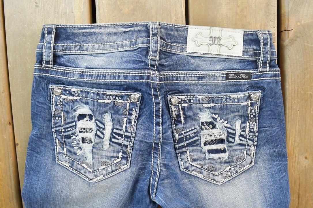 Vintage Y2K Miss Me Bedazzled Low Rise Jeans Size 26x31
