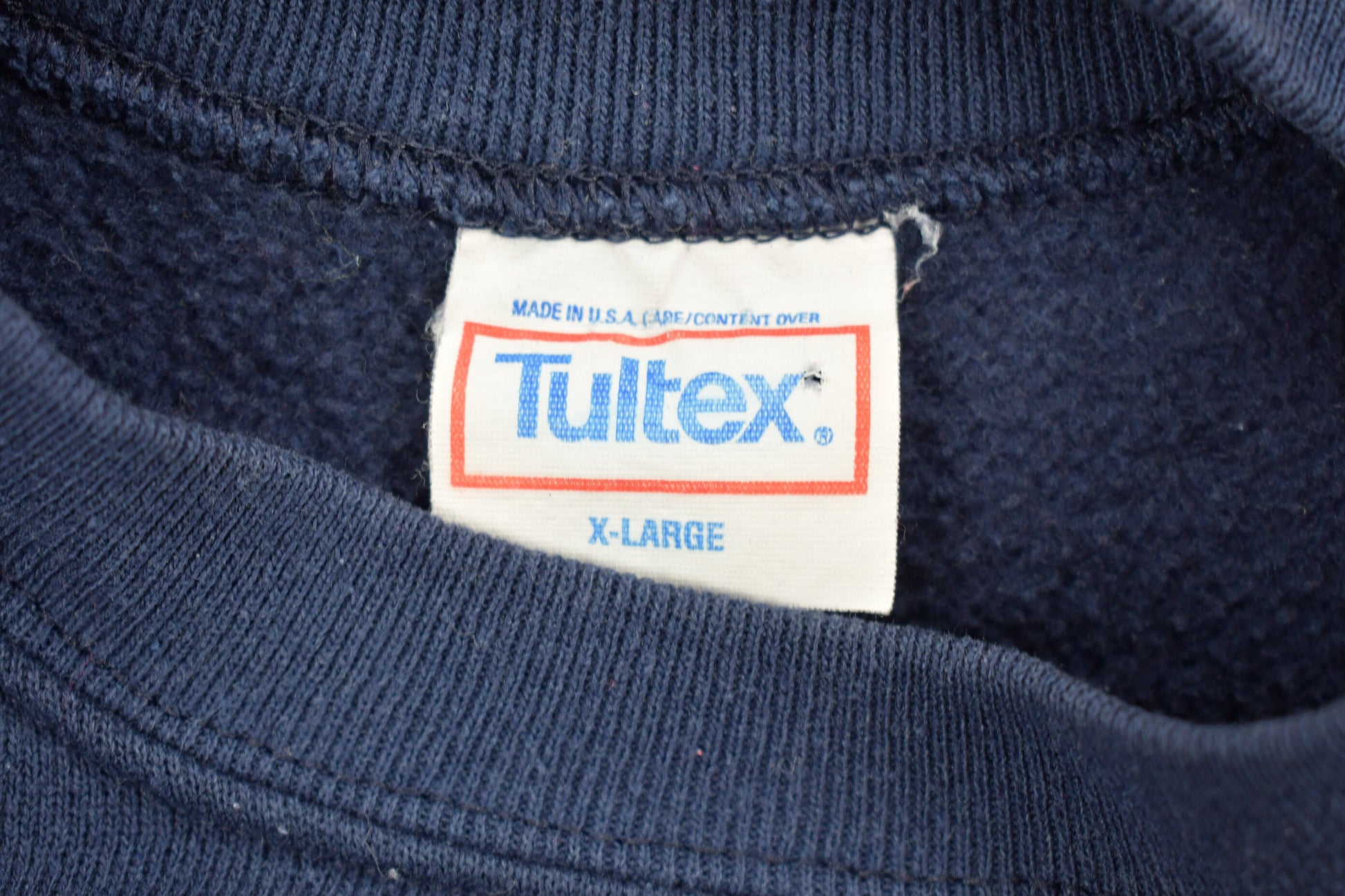 Vintage 1980s University Of Notre Dame Fighting Irish Raglan Sweatshirt / Vintage Pullover / Athleisure / Streetwear / Made in USA / College