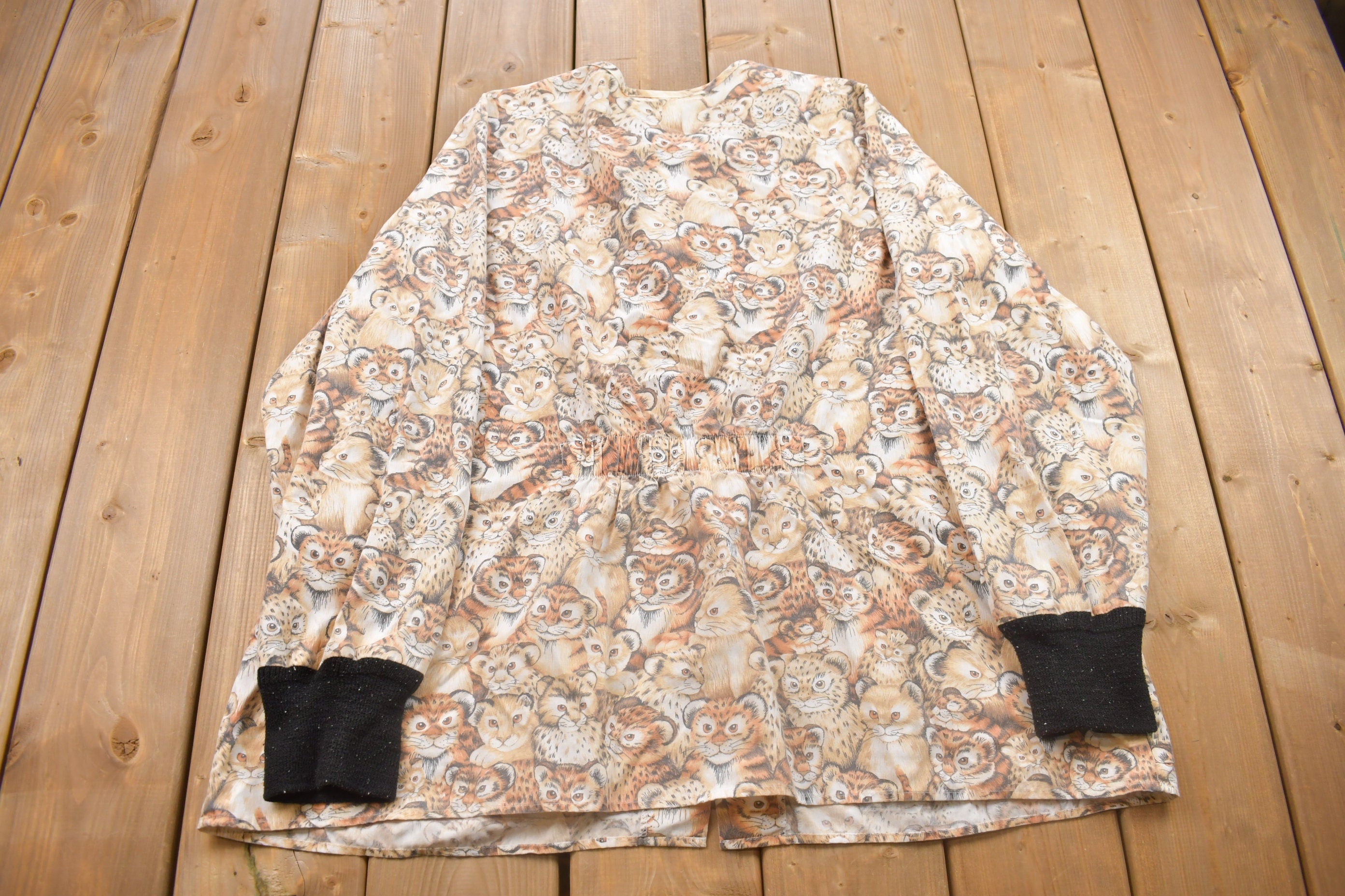 Vintage 1990s All Over Print Tiger Button Up Shirt /
