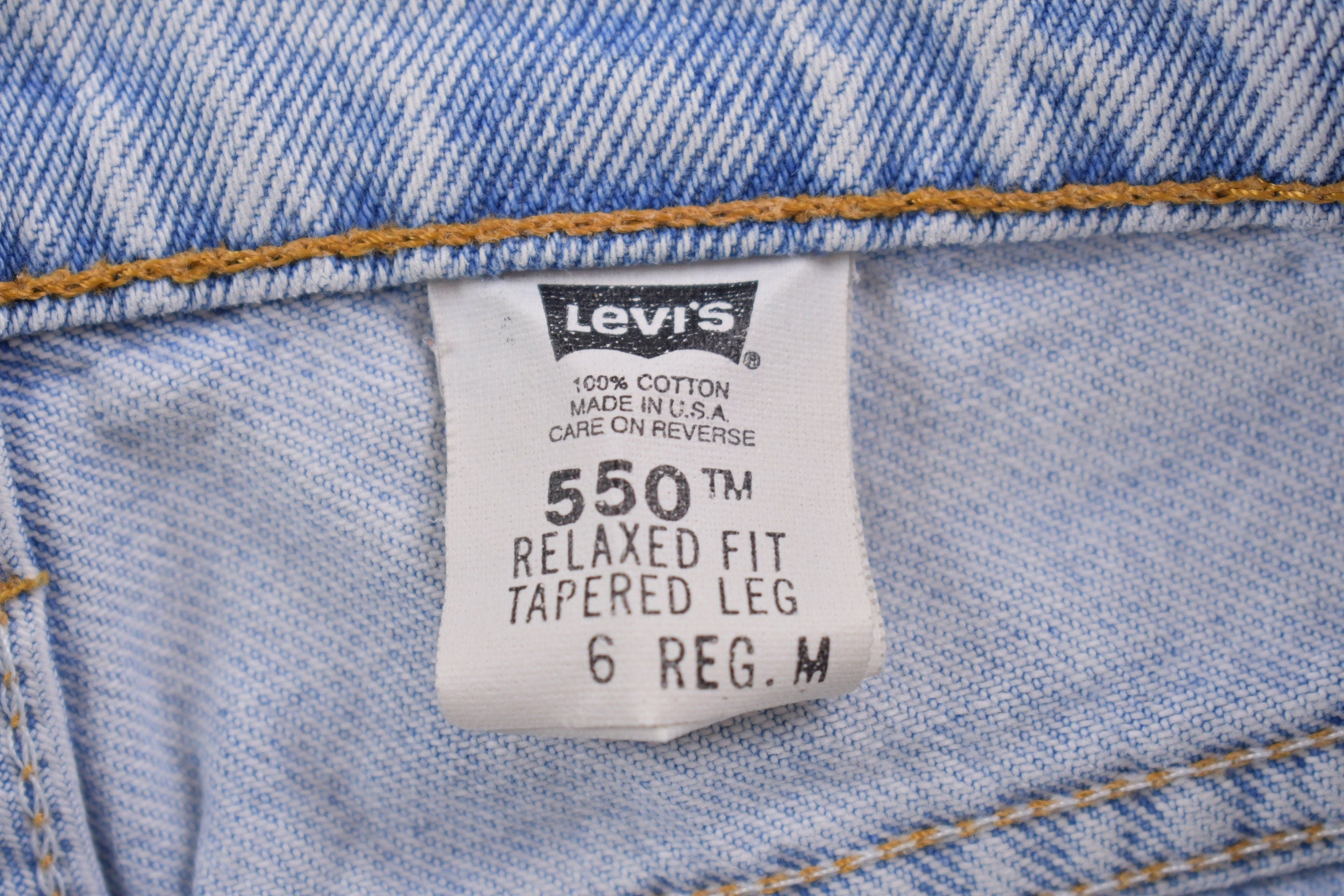 Vintage 1990s Levi's 550 Red Tab Jeans Size 26 x 30