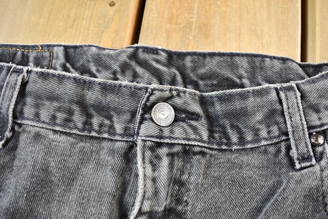Vintage 2000s Cutoff Grey Wash Levis Denim Jeans Size 34 x 32