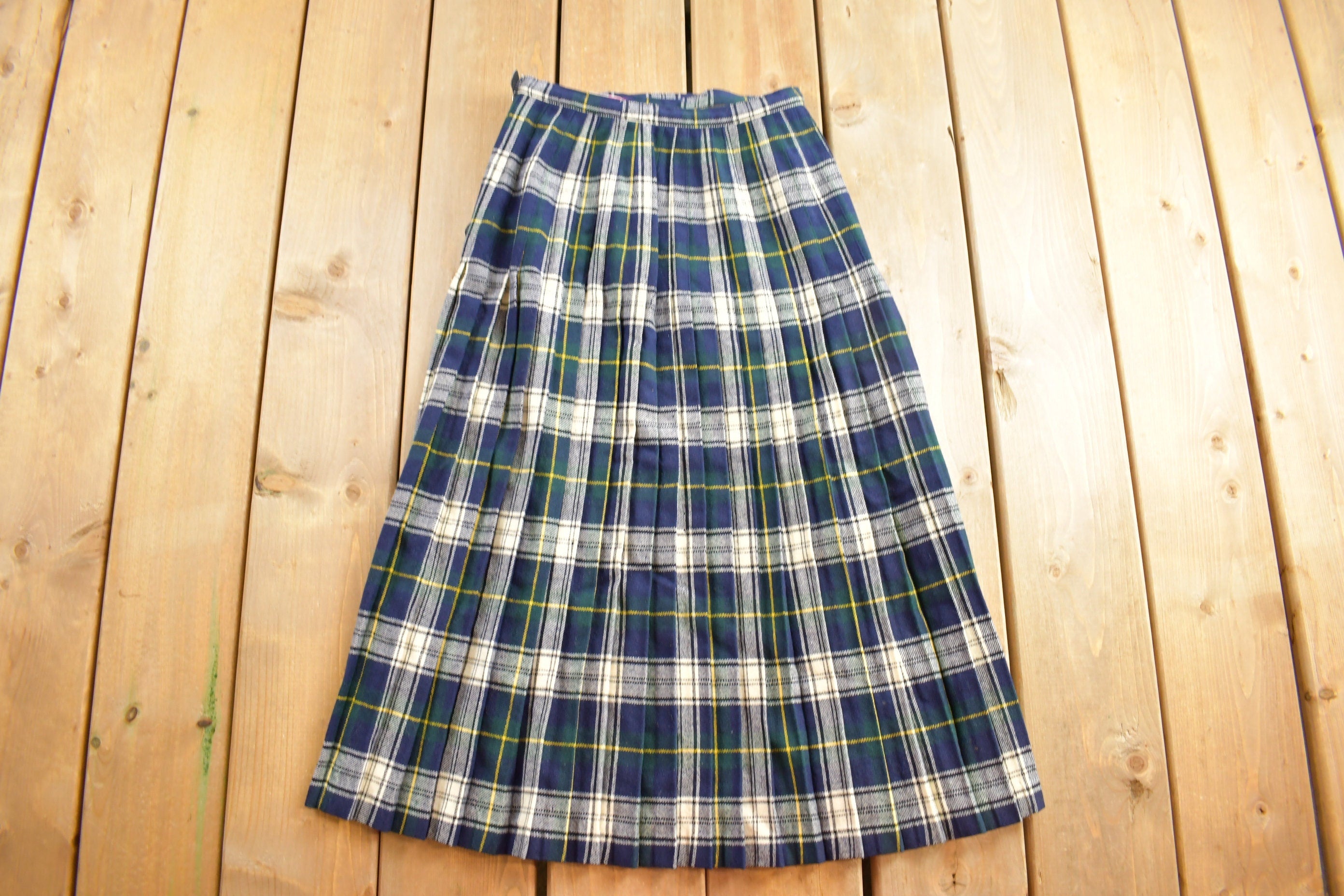 Vintage 1980s Scottish Export House Plaid Kilt Skirt 24 x 28.5