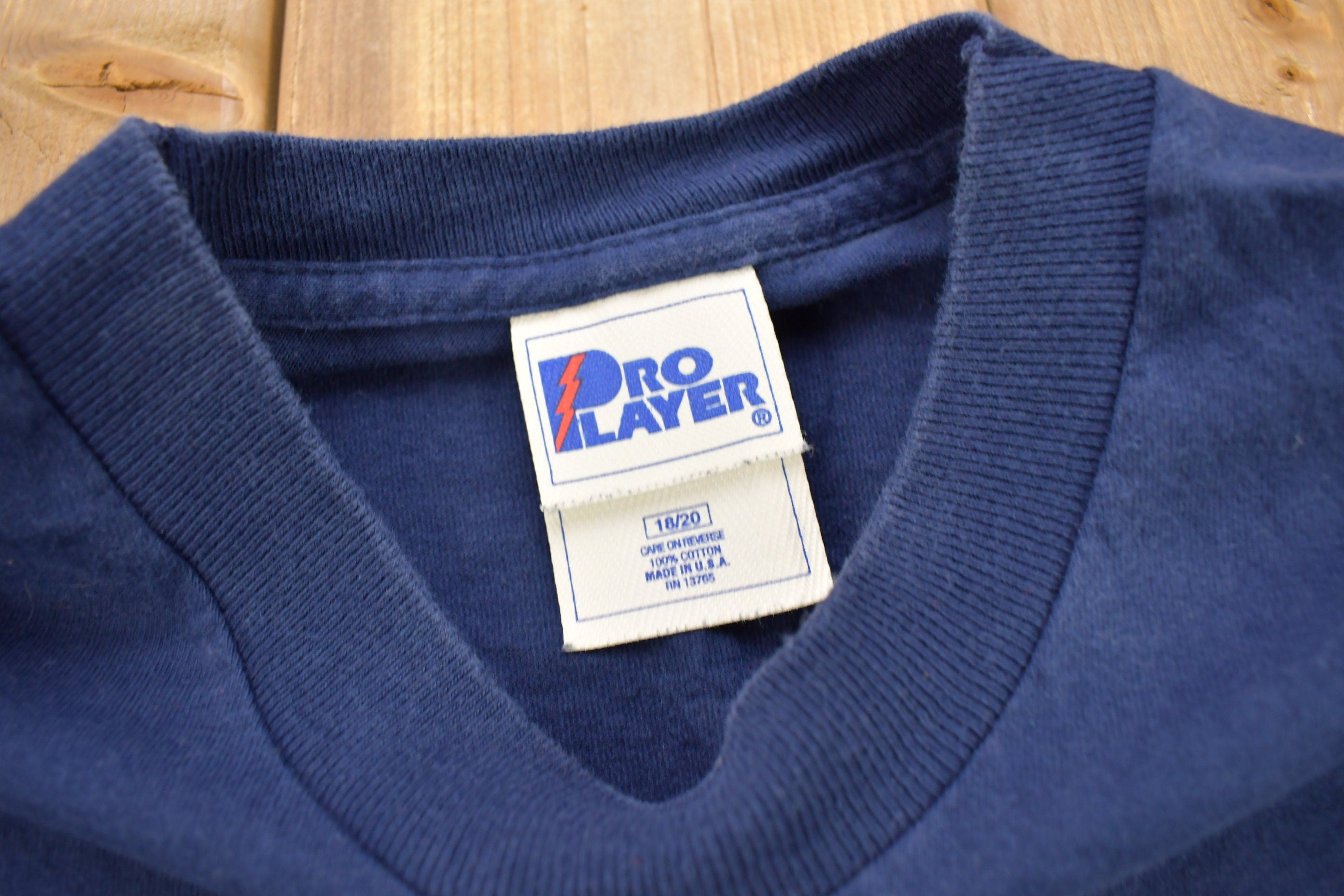 Vintage 1990s Columbus Blue Jackets NHL Pro Player Youth Size Graphic T-Shirt
