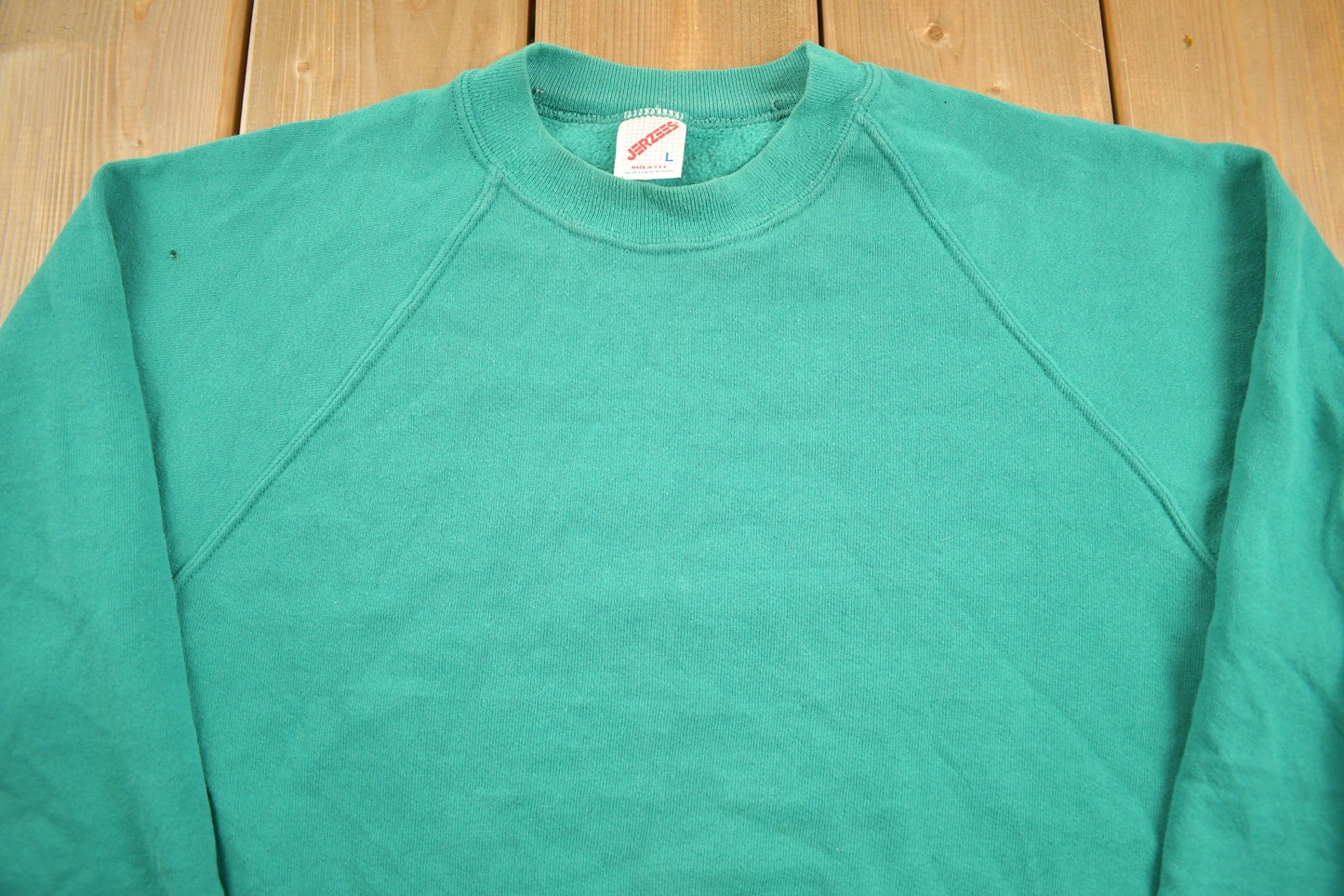 Vintage 1980s Jerzees Blank Green Raglan Crewneck Sweatshirt / 80s Crewneck / Made In USA / Athleisure / Streetwear / 80s Blank / Size M