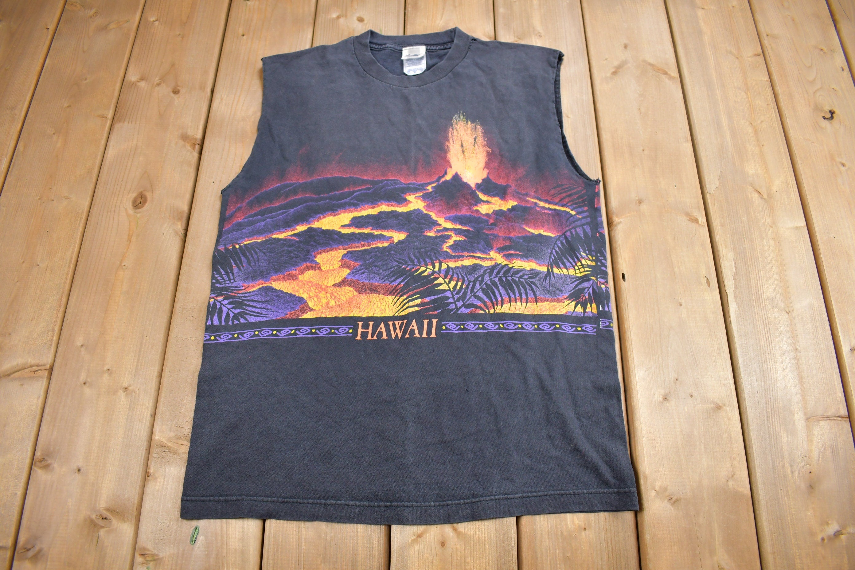 Vintage 1990s Hawaii Volcano Graphic Souvenir T Shirt