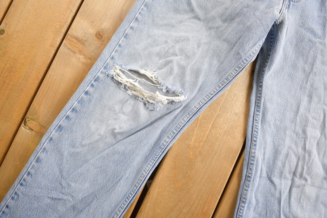 Vintage 1990s Levi's 505 Red Tab Jeans Size 32 x 30.5