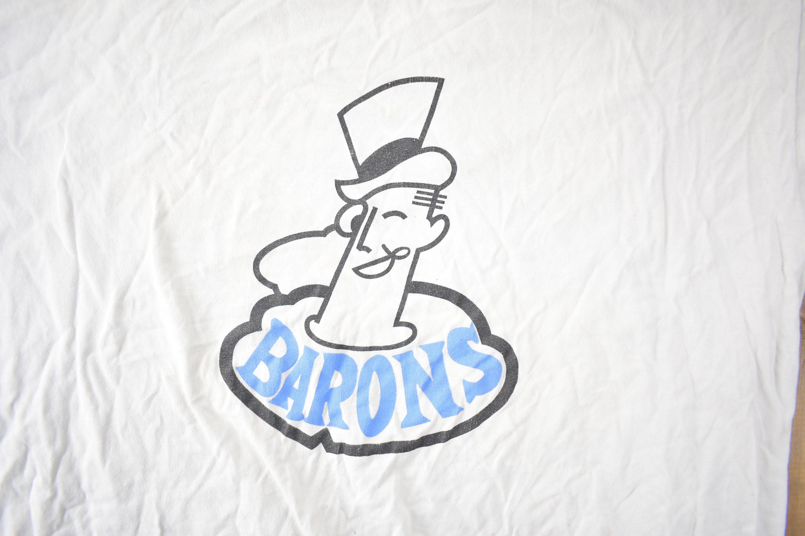 Vintage 1990s Barons Single Stitch Graphic T Shirt Made In USA Size XL