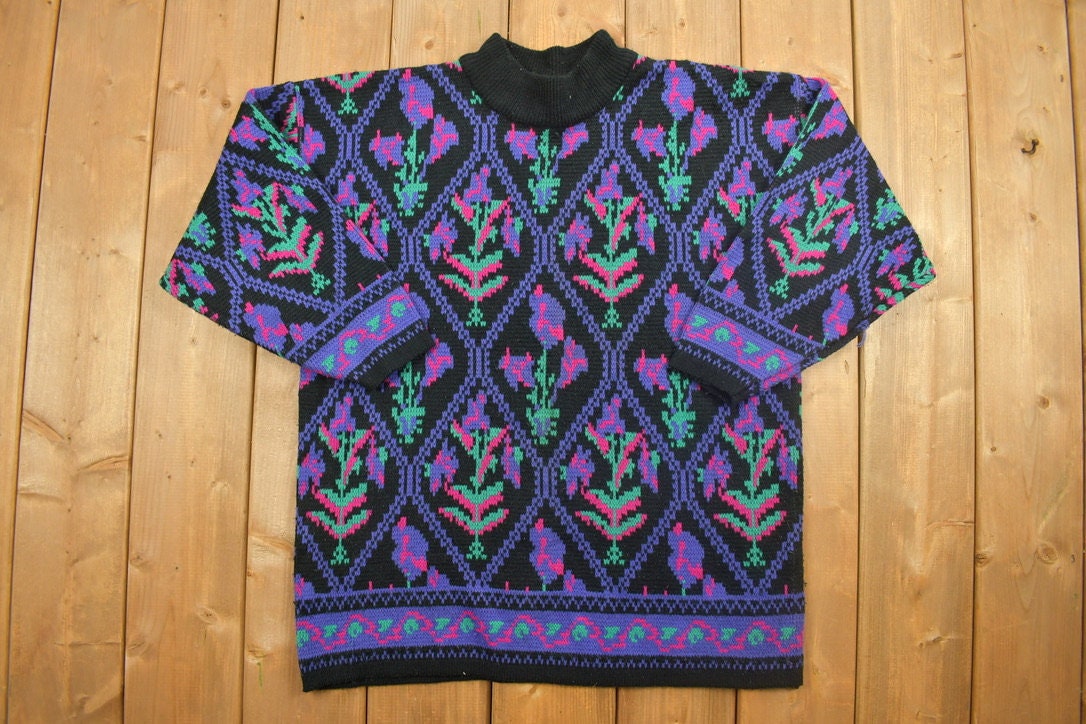 Vintage 1990s All Over Pattern Knitted Crewneck Sweater /