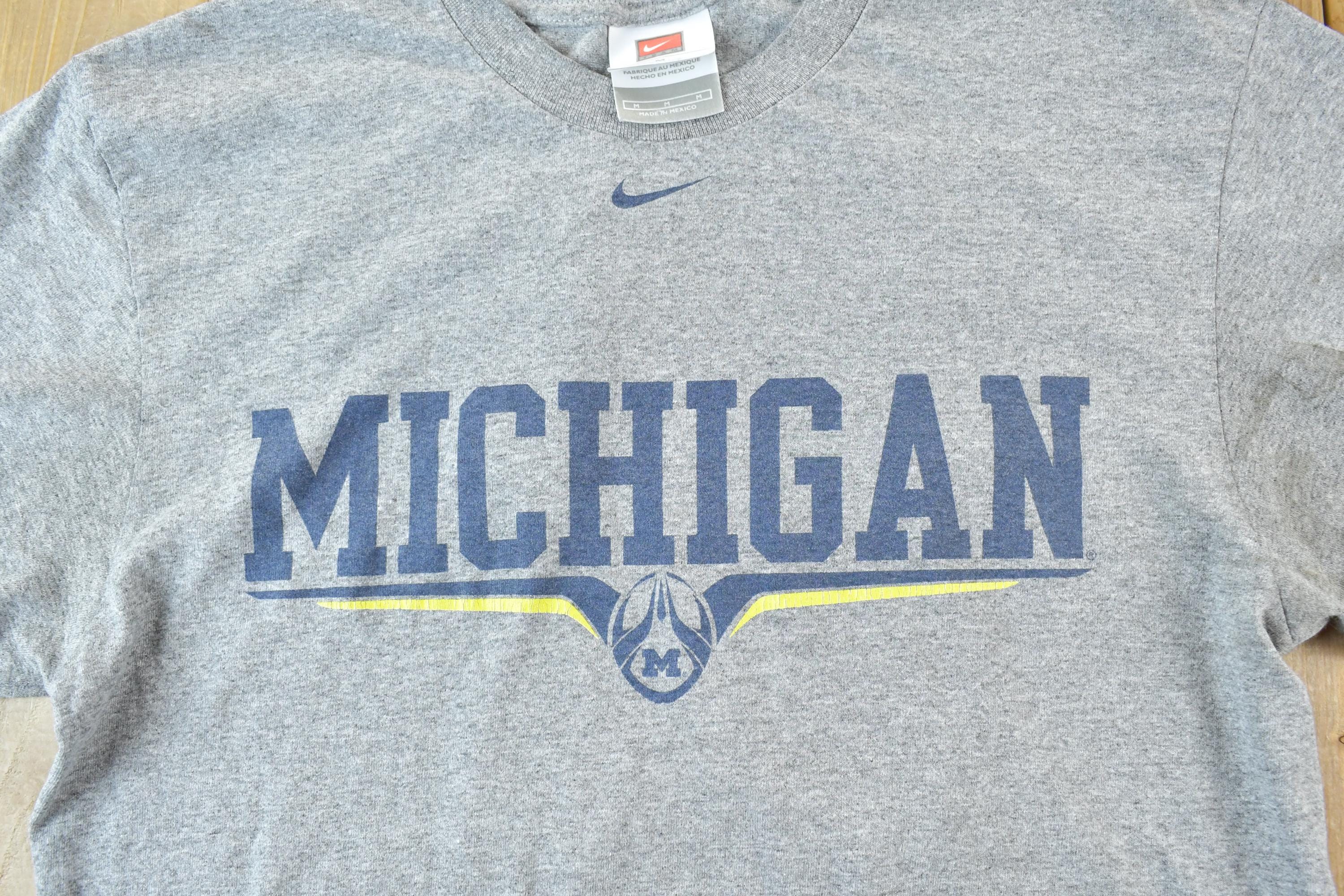 Vintage 1990s Team Nike Michigan Graphic T-Shirt