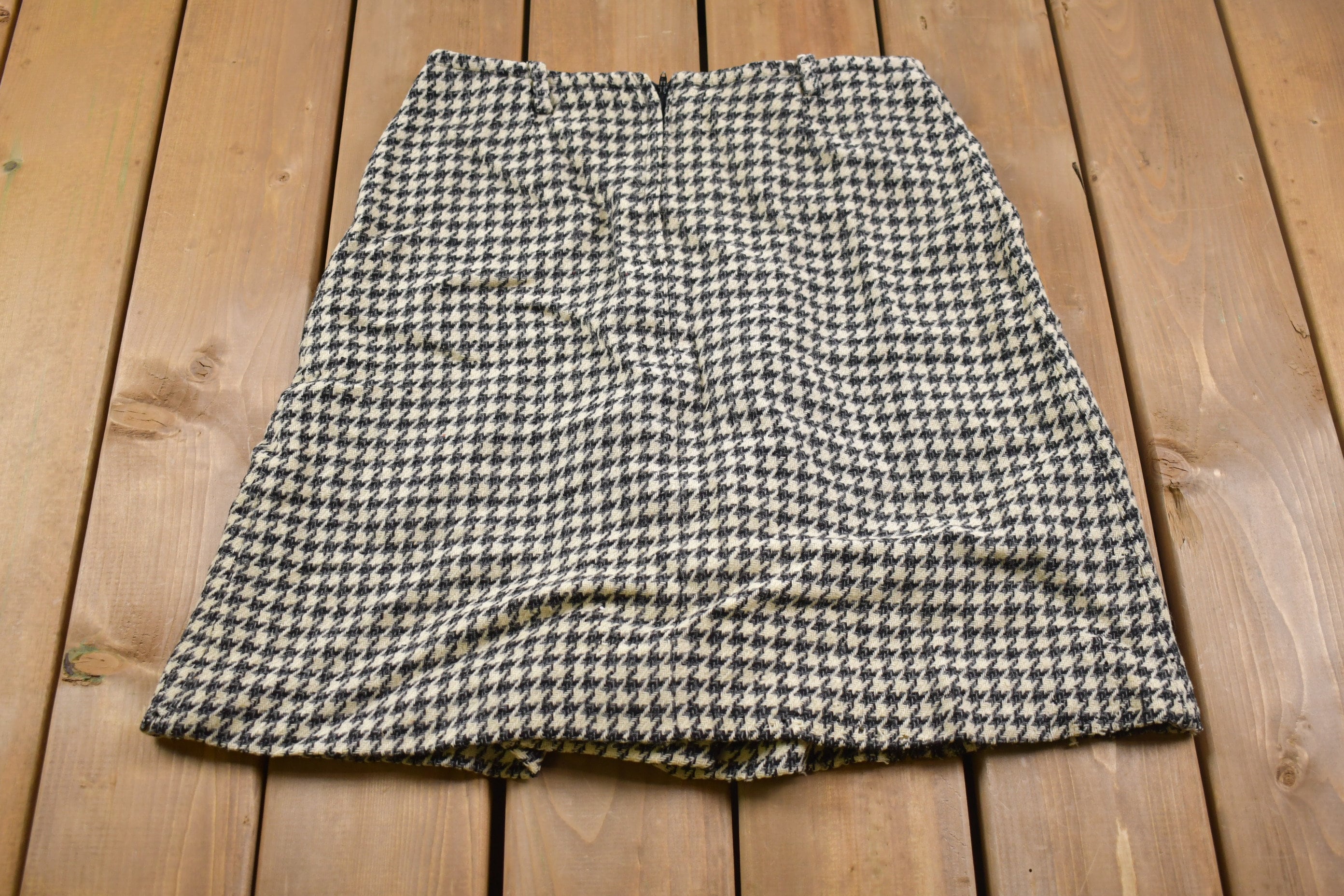 Vintage 1980's Leon Levin Hounds Tooth Skirt