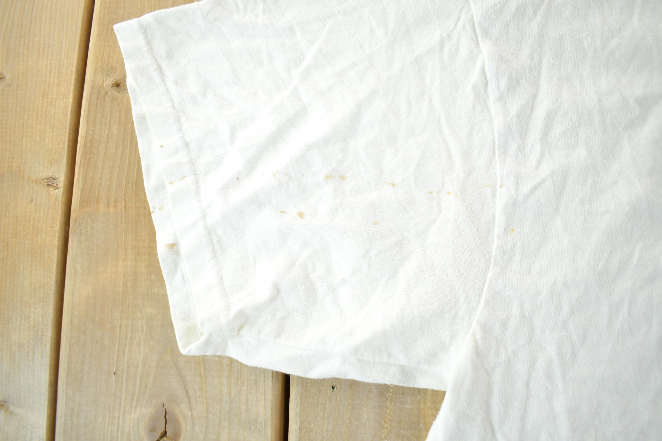 Vintage 1990s Nike Graphic T-Shirt