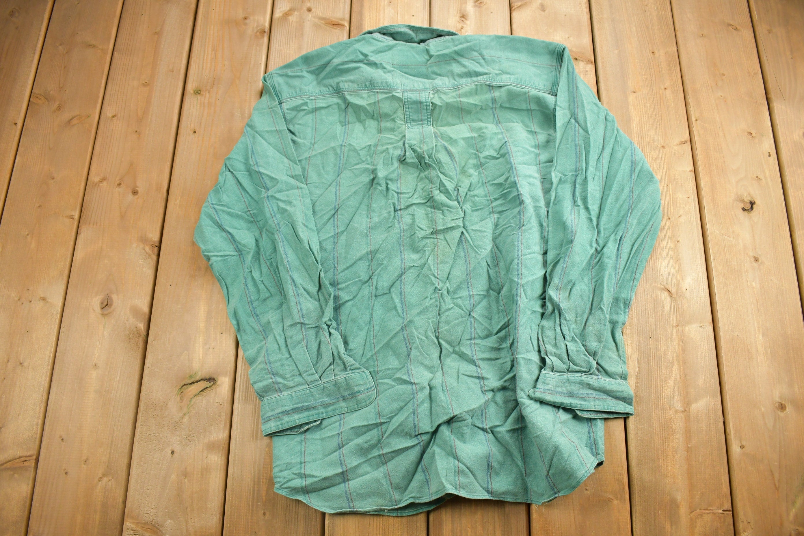 Vintage 1990s World Island Plaid Flannel Button Up Shirt