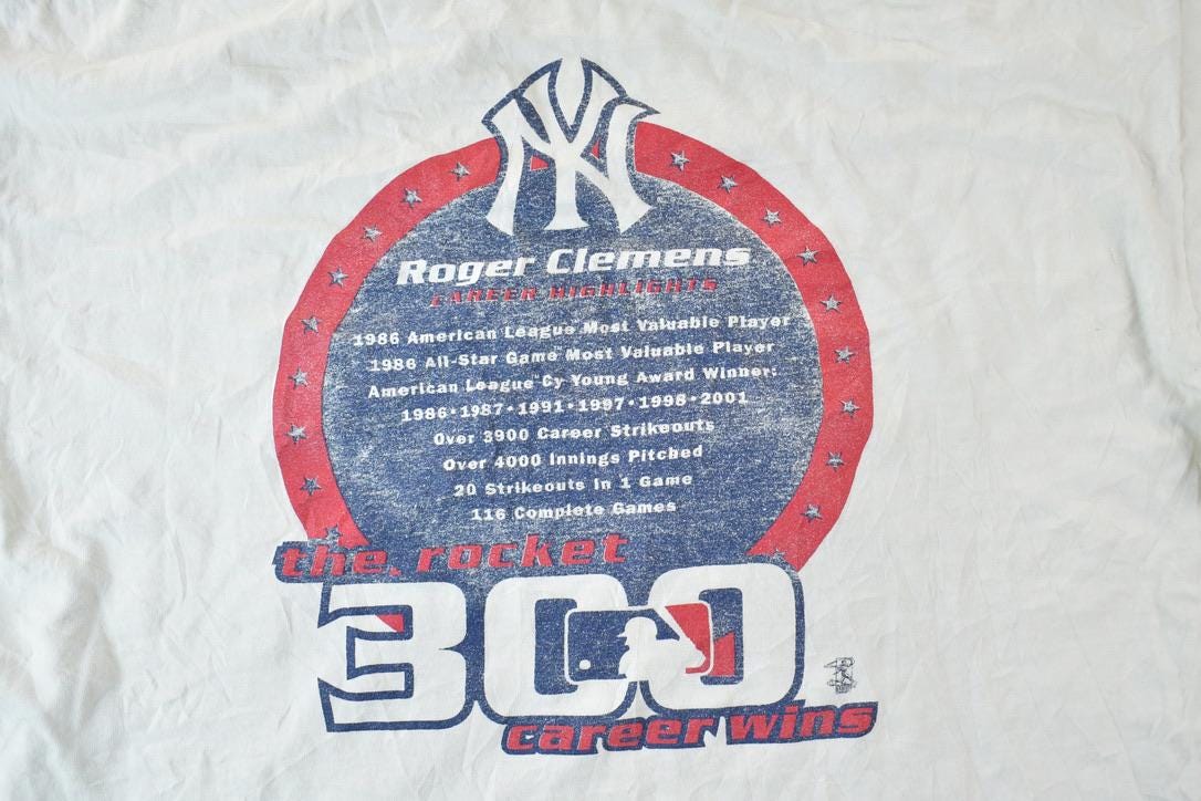 Vintage 2003 Roger Clemens MLB Majestic Graphic T-Shirt