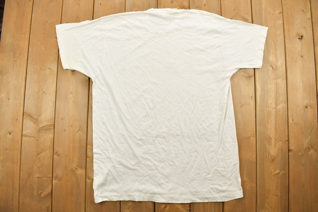 Vintage 2000 Embroidered Sailing Canada Novelty T-Shirt