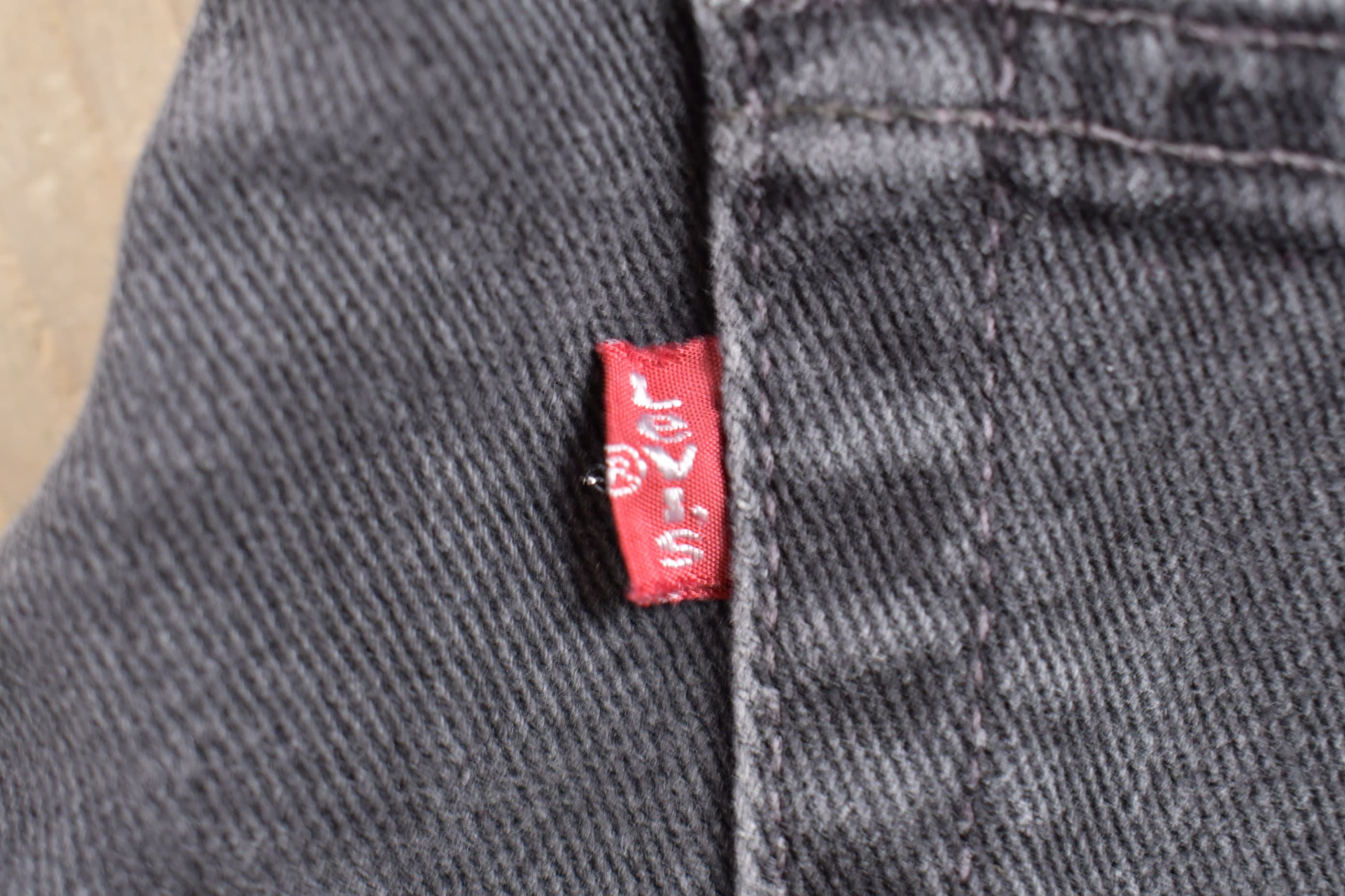 Vintage 1990s Levi's 505 Red Tab Black Denim Jeans Size 31 x 31