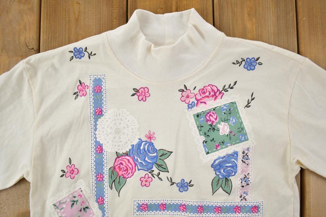 Vintage 1990s Cute Floral Crewneck Sweater
