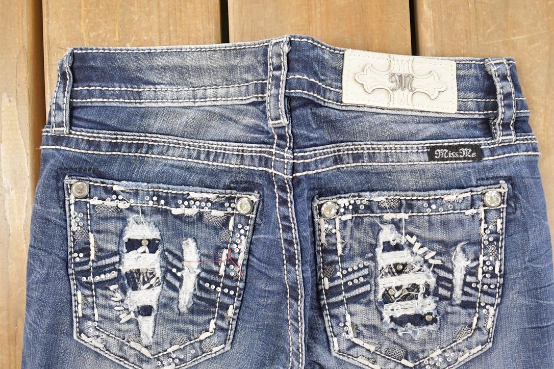 Vintage Deadstock Y2K Miss Me Bedazzled Low Rise Jeans Women's Size 26x31