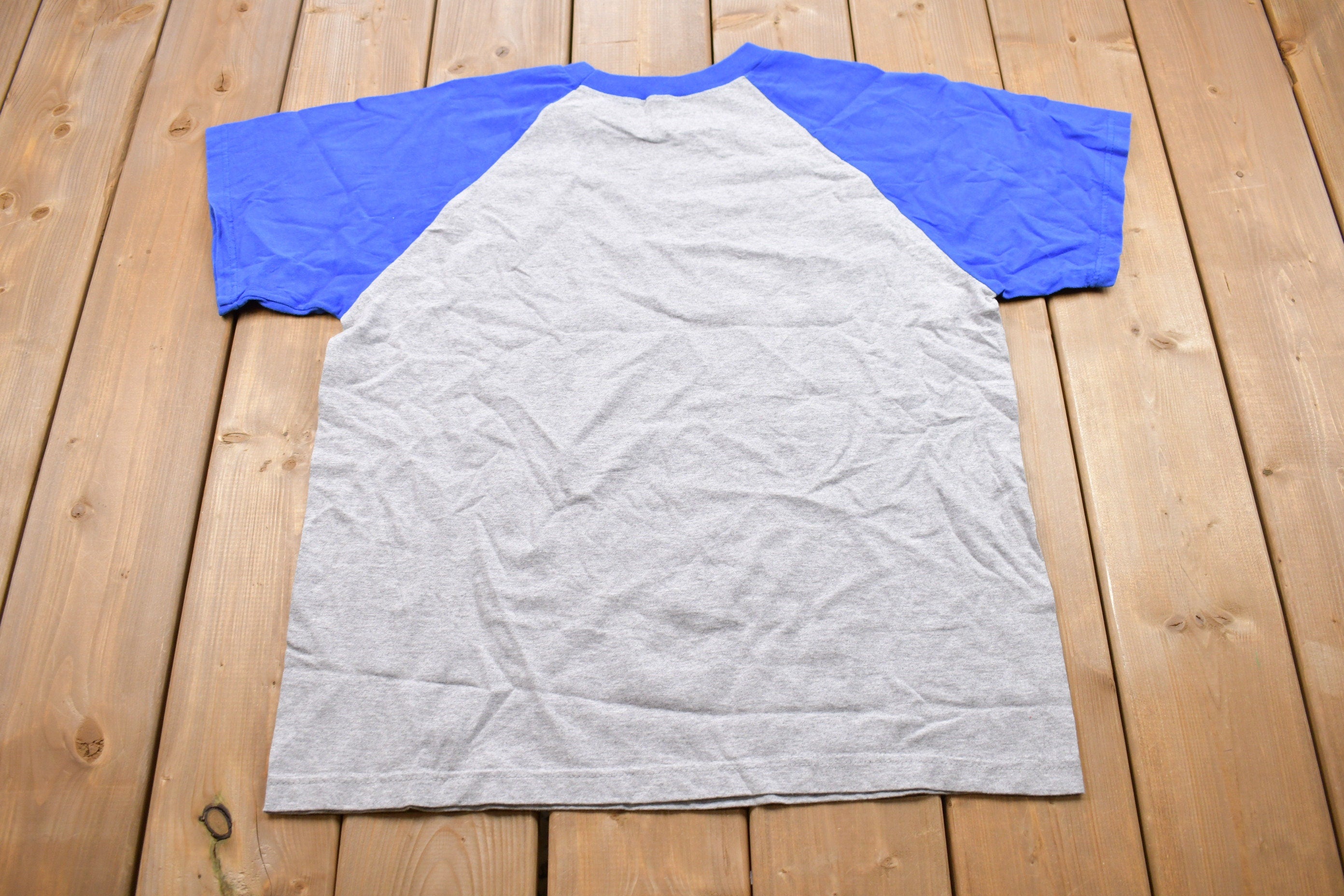Vintage 1990s The Fighting 1st Elephant Graphic T-Shirt