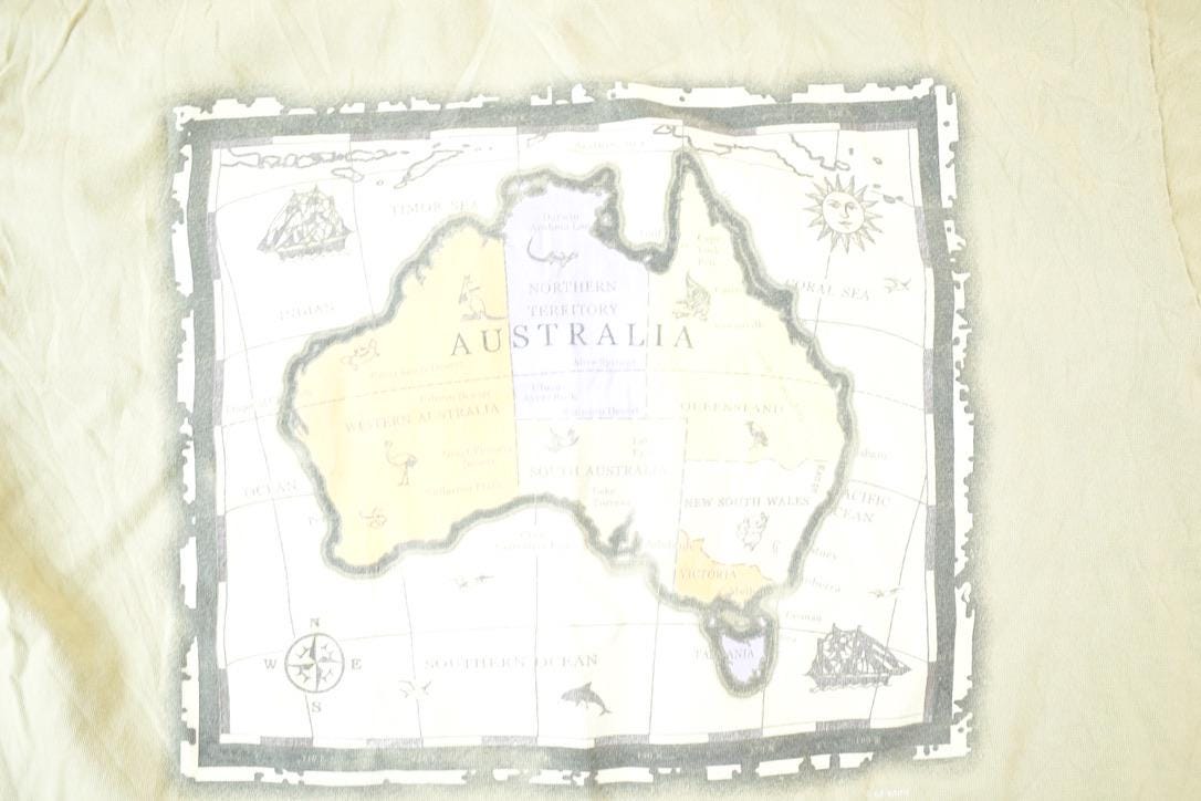 Vintage 1990s Australia Souvenir Map T-Shirt Mens M