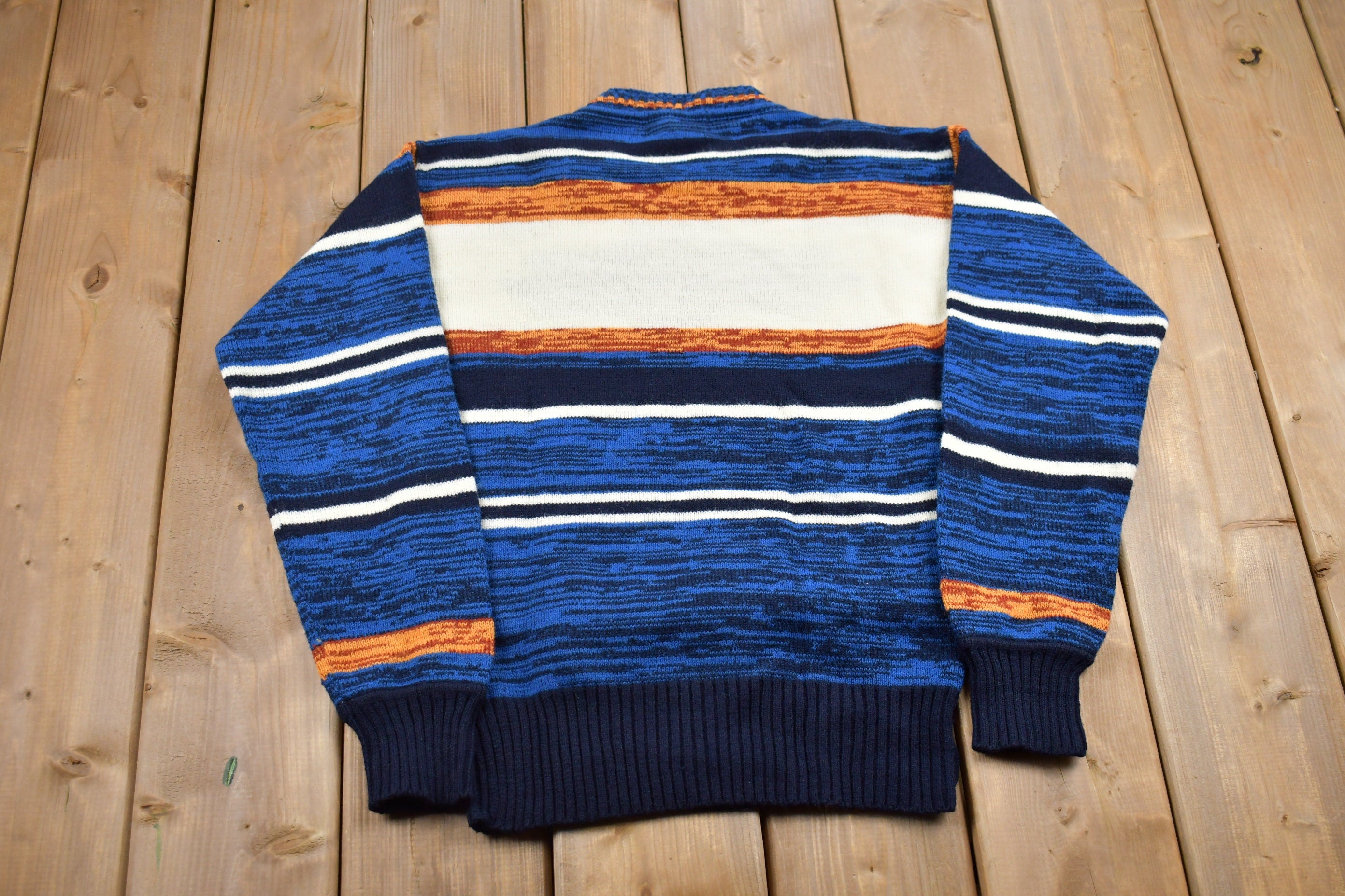 Vintage 1990s Esprit 100% Acrylic Knit Aztec Theme Sweater