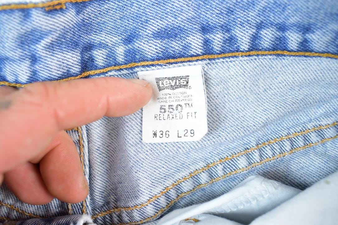 Vintage 1990s Levi Strauss Red Tab 550 Relaxed Fit Denim Jeans Size 36 x 29