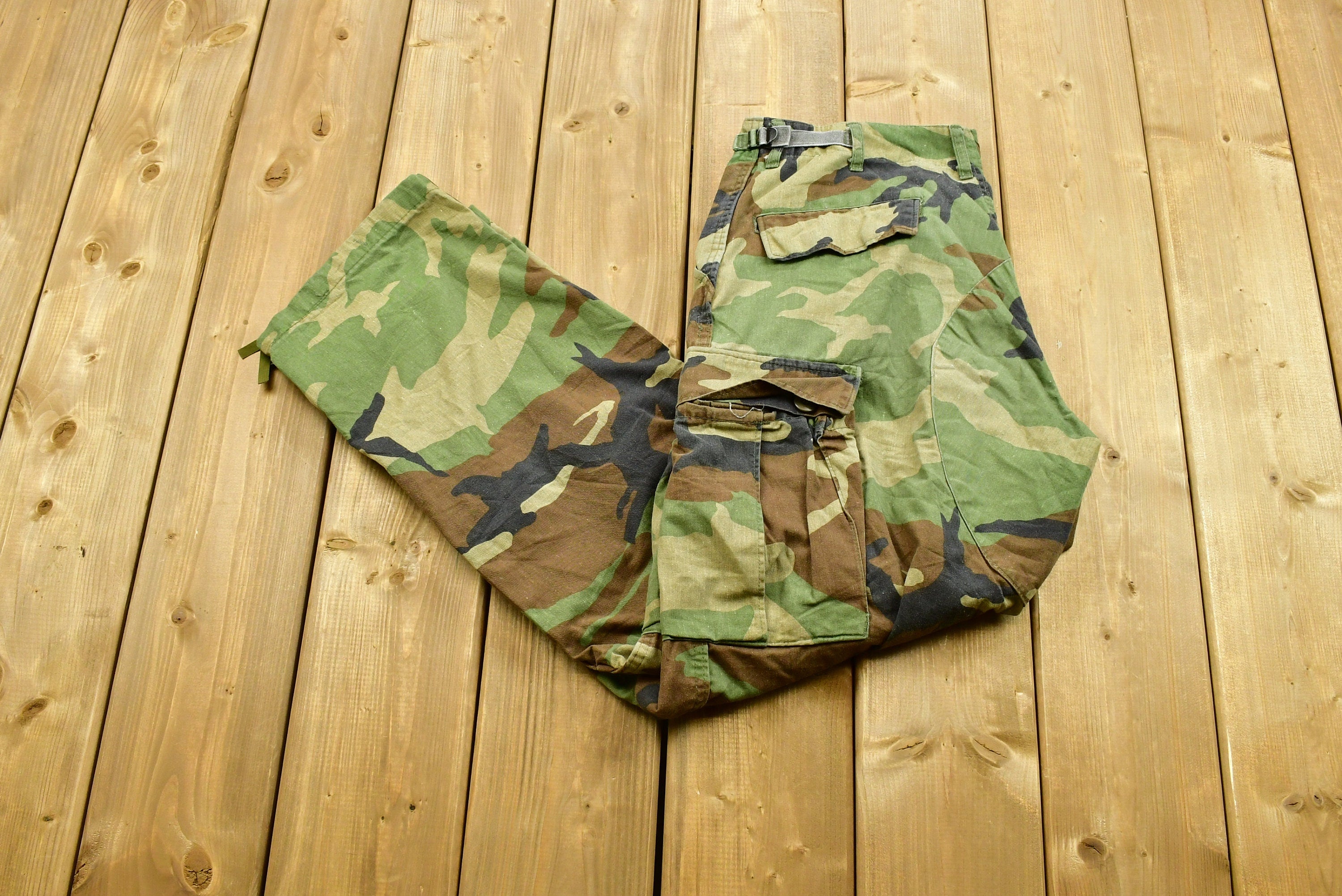 Vintage 90's Camouflage Cargo Pocket Pants Size Medium