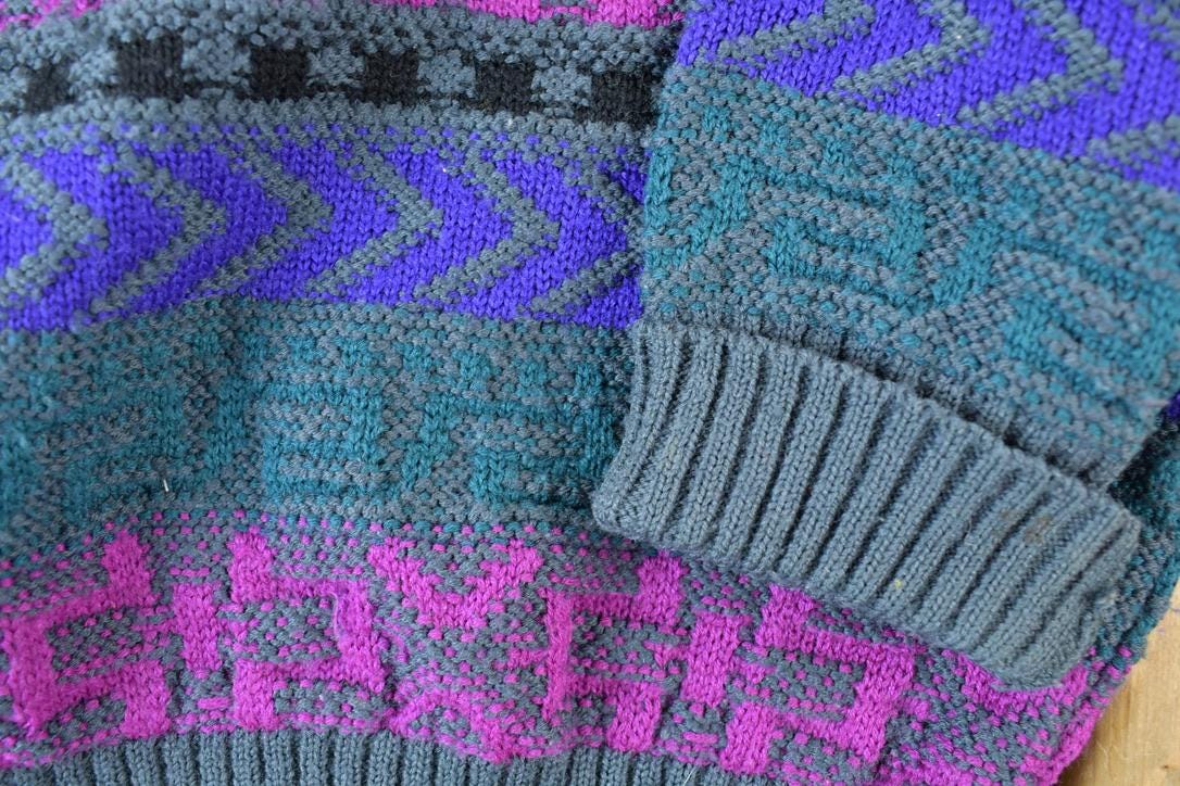 Vintage 1980s Meister Knit Abstract Pattern Crewneck Sweater  90s Crewneck  Preppy Knits  Wool Blend  Cotton Blend