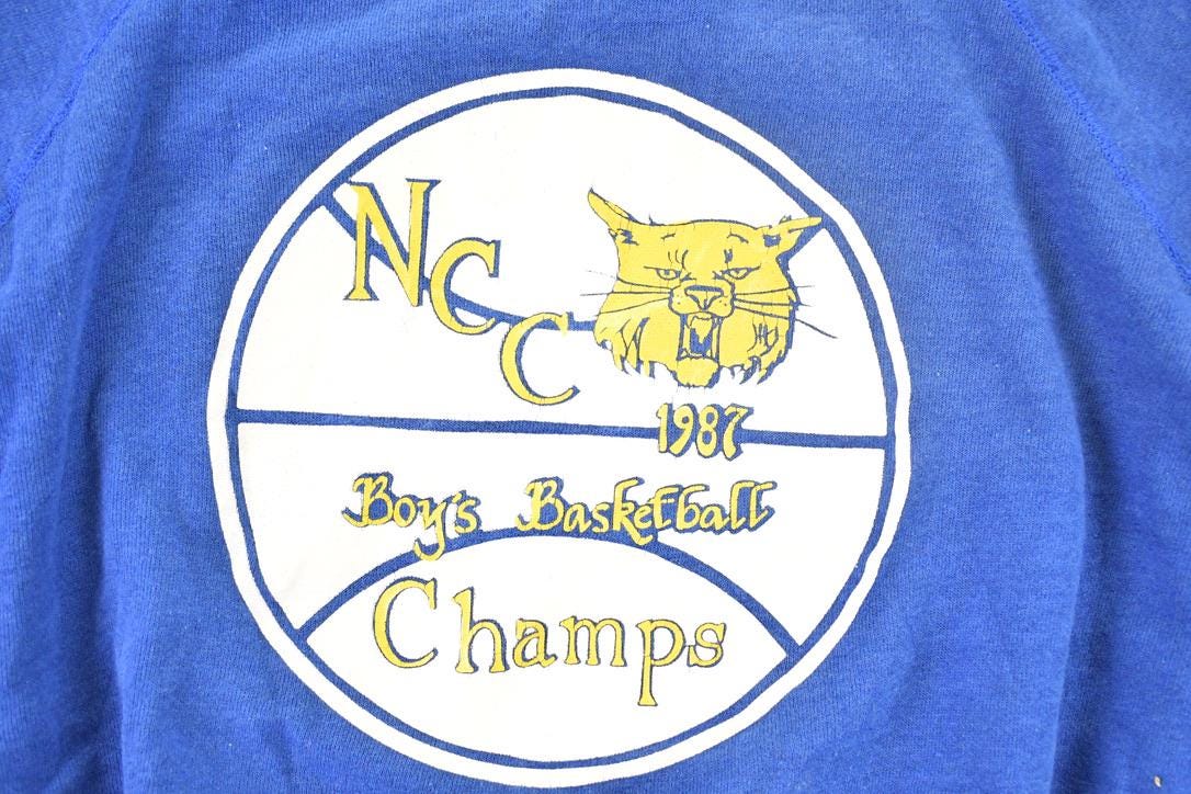 Vintage 1987 NCC Boys Basketball Champs Crewneck Sweatshirt Men's M / Made In USA Crewneck / Souvenir Cartoon Crewneck