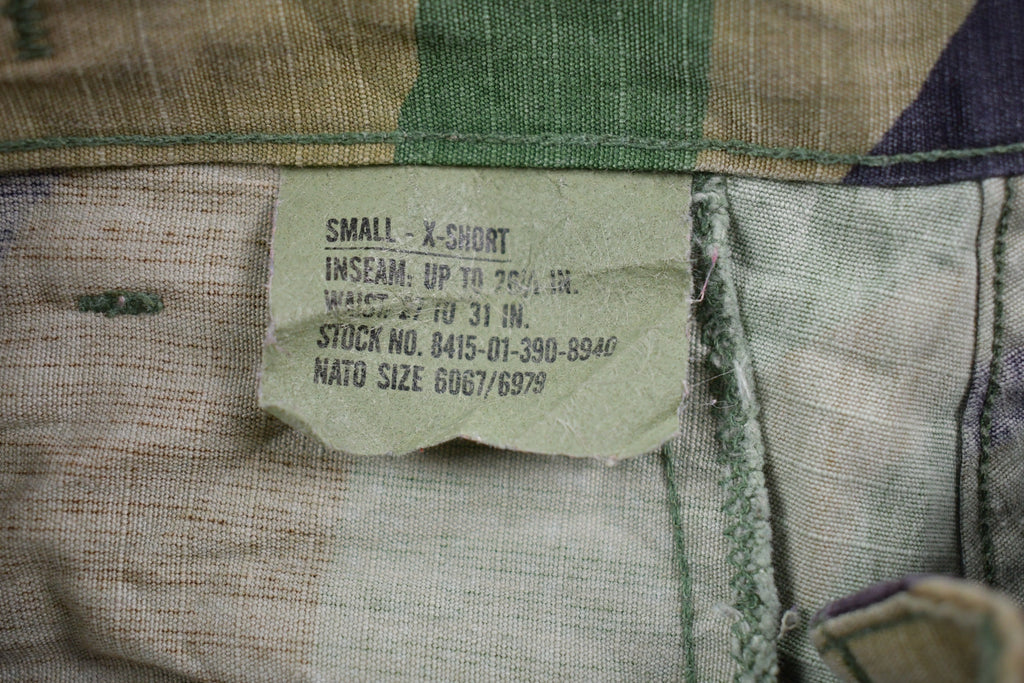 Vintage 2001 Military Woodland Camouflage Cargo Pocket Pants 28-30 x 27
