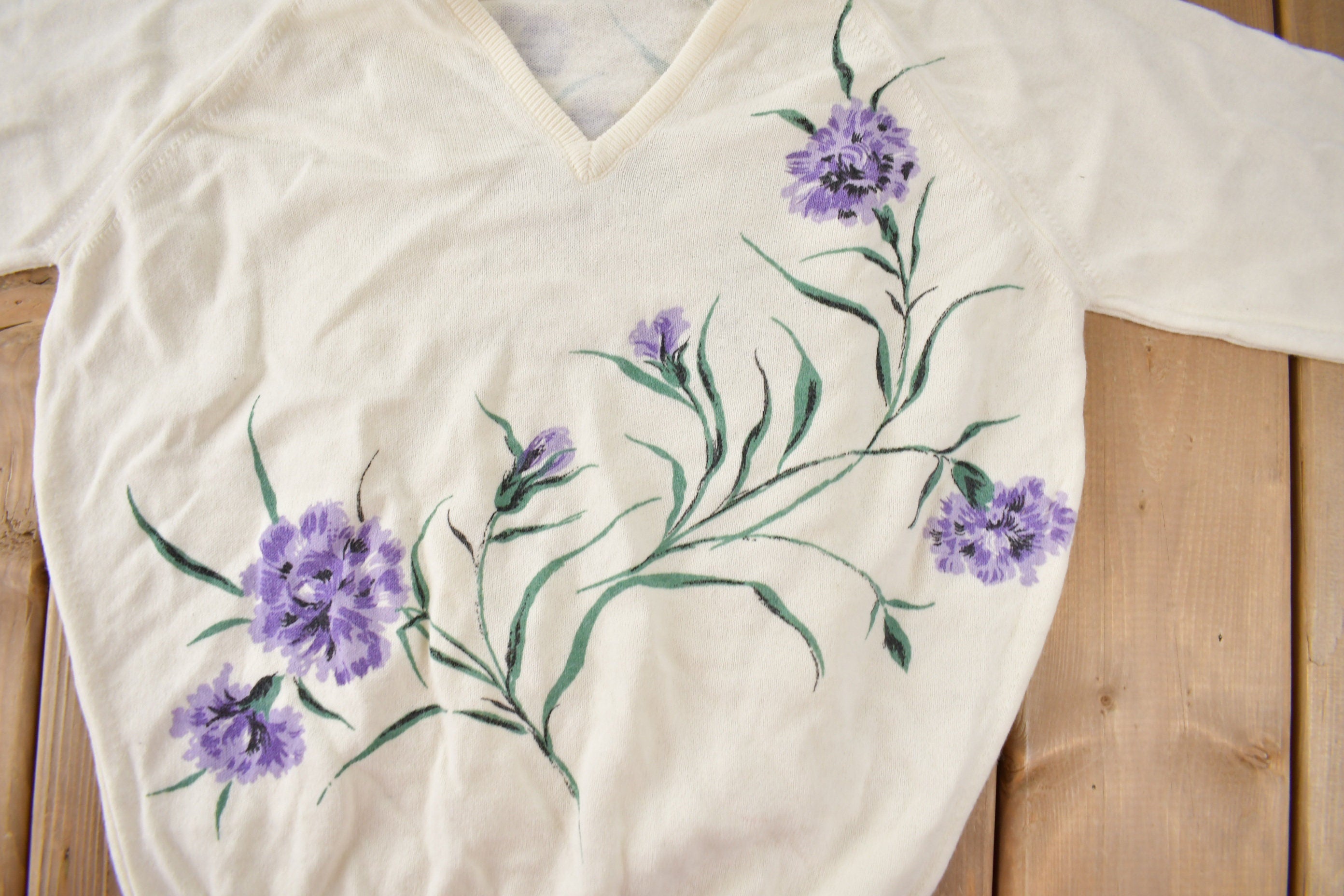 Vintage 1990s Holyrood Floral Graphic V Neck Knit Sweater