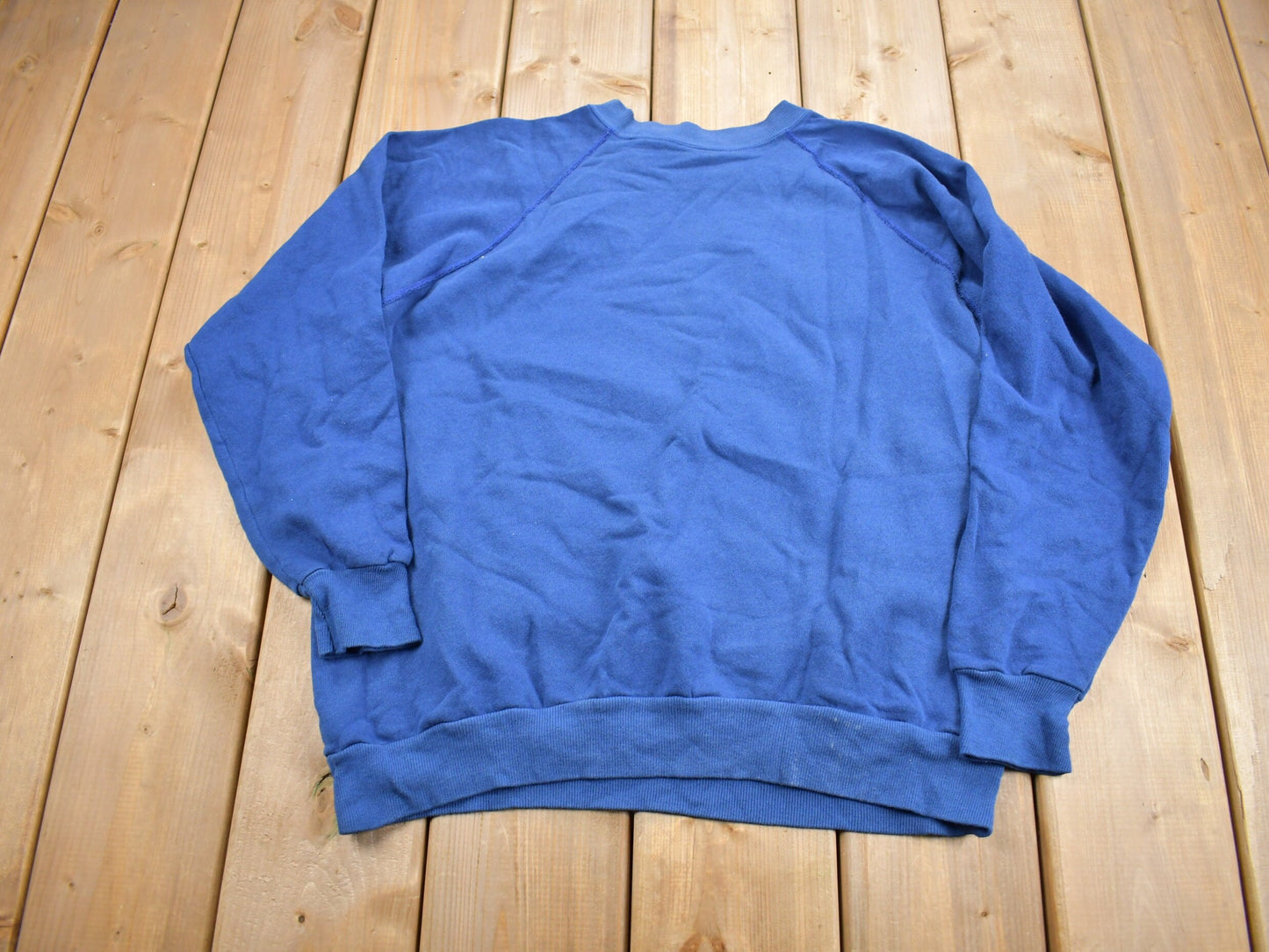 Vintage 1980s Blank Blue Raglan Crewneck Sweatshirt / 80s Crewneck / Made In USA / Essential / Streetwear / 80s Blank