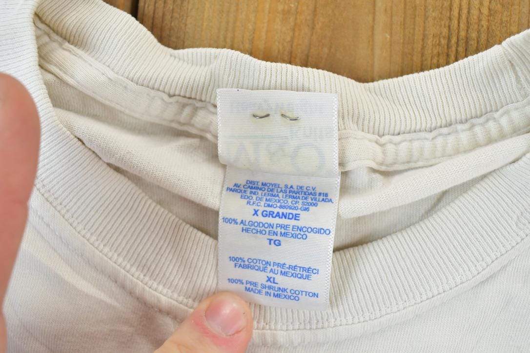 Vintage 1990s Manchots Montreal Eco Dome Souvenir T-Shirt