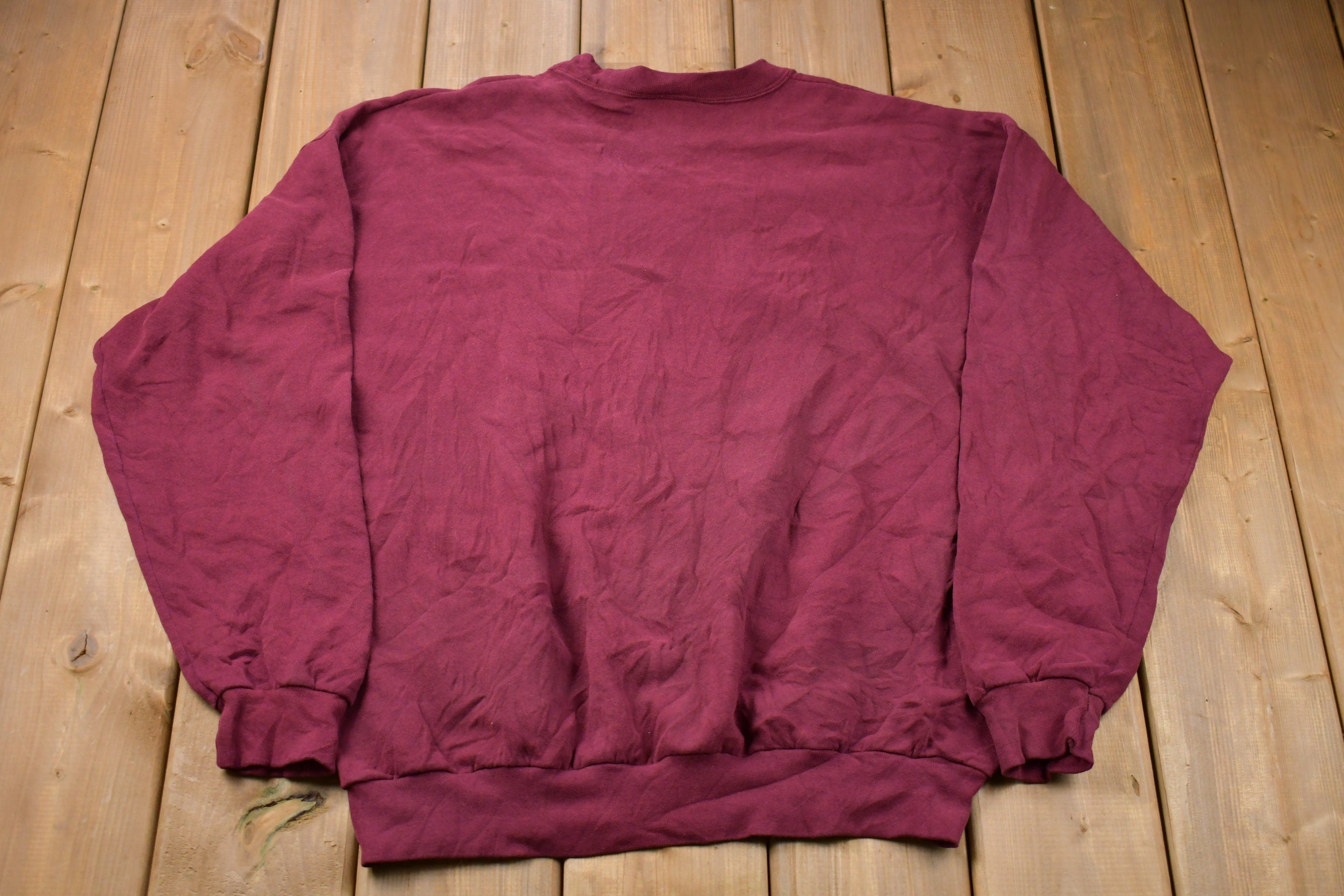 Vintage 1990s Willow Bay Minnesota Embroidered Crewneck Sweatshirt